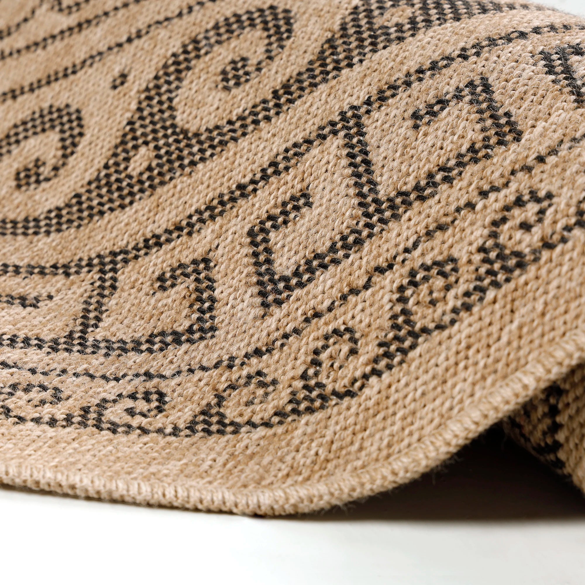 Vintage Jute Chic Round Rug | Black