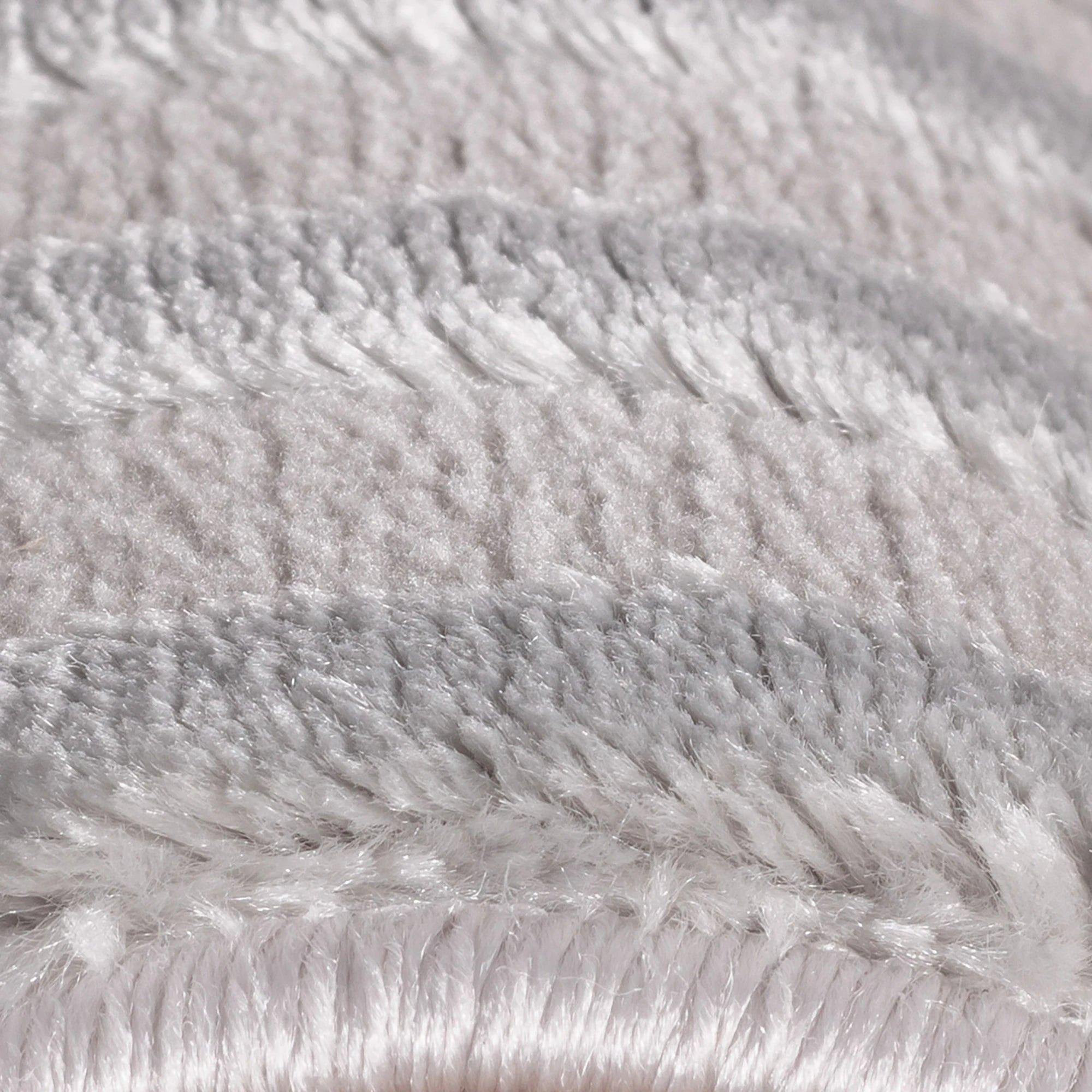 Sculpted Labyrinth Rug | Silver