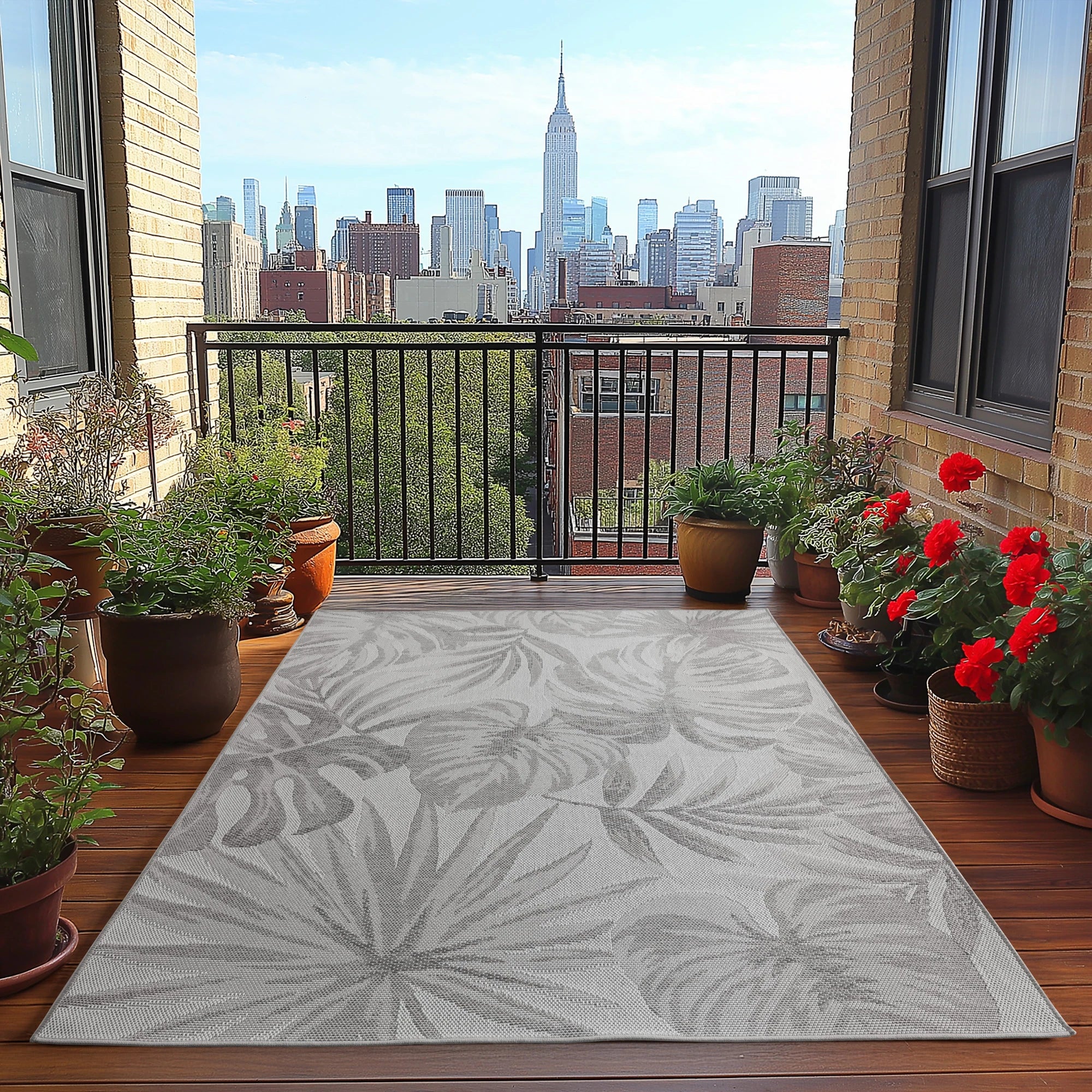 Botanical Outdoor Palm Leaf Design Rug | Gray