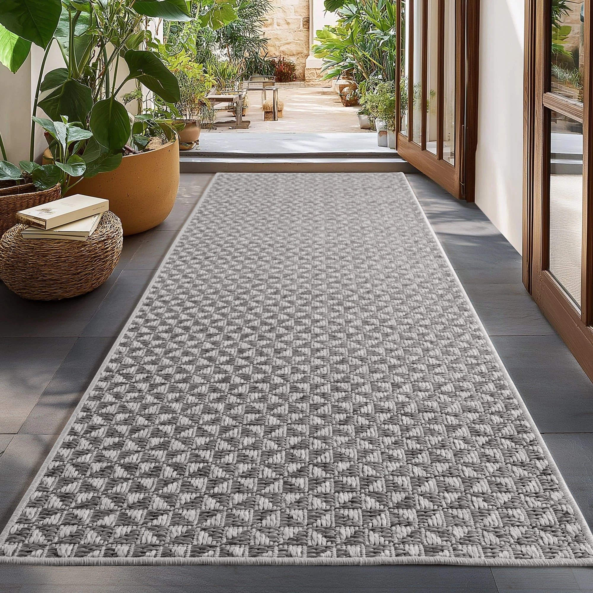 Triangle Repeating Pattern Outdoor Rug | Gray