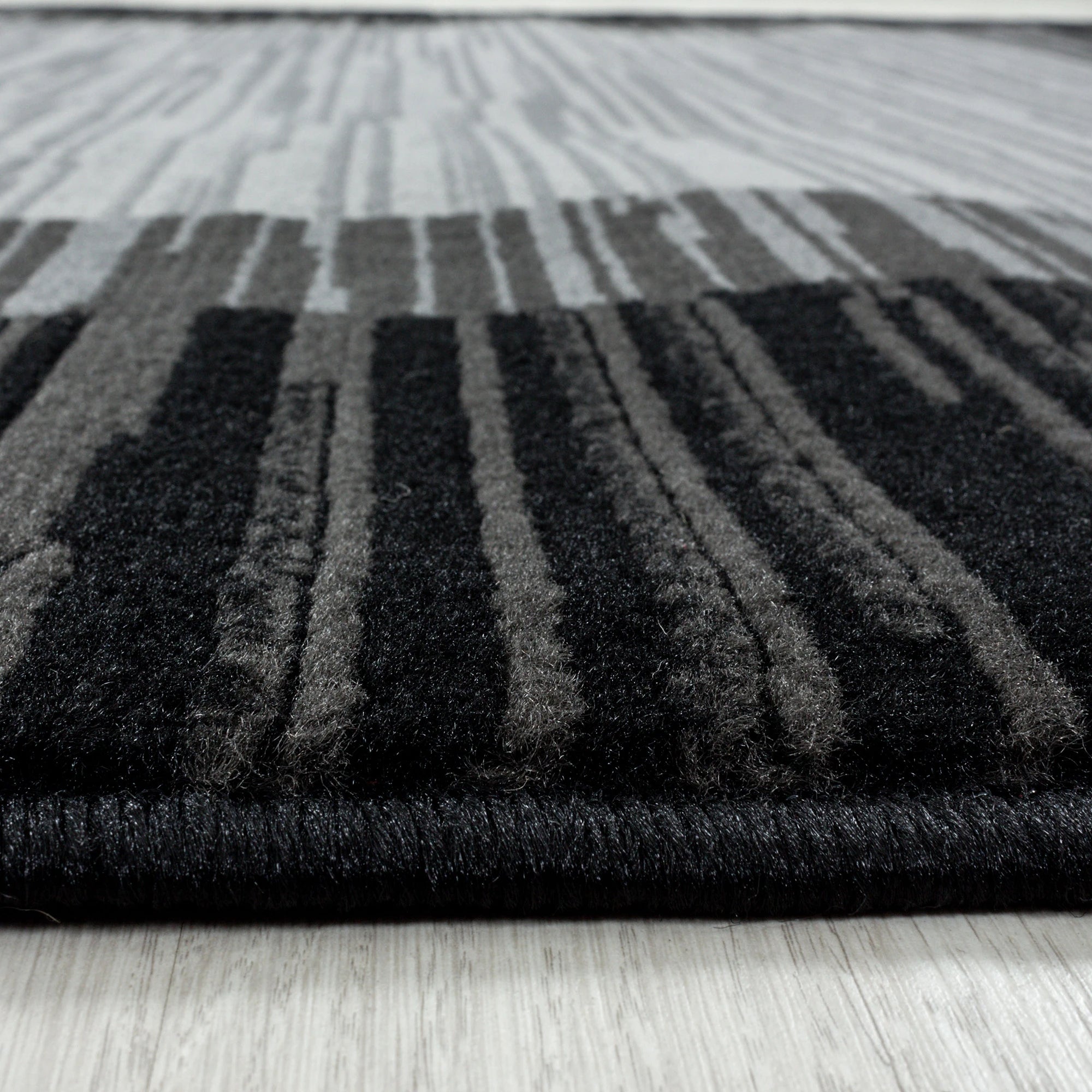 Abstract Stripe Border Rug | Black