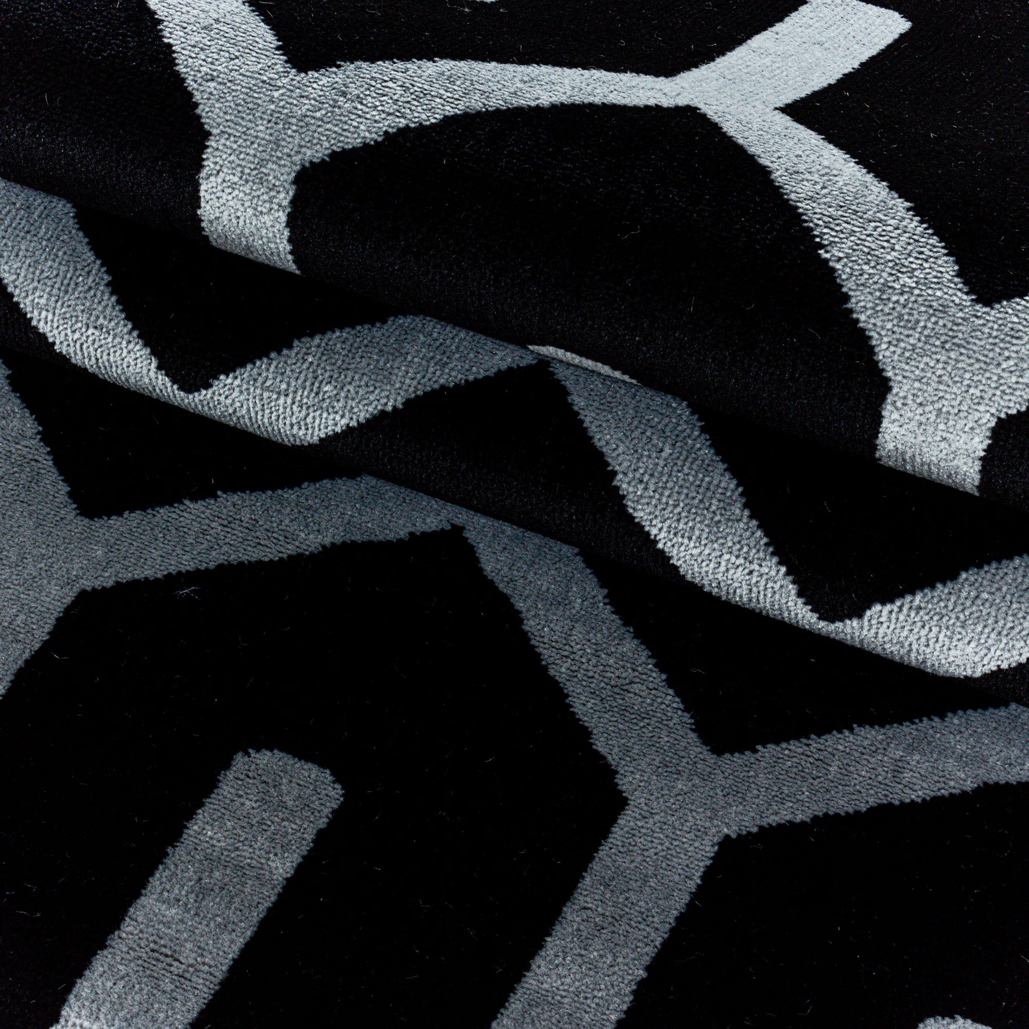 Modern Tessellated Maze Area Rug | Black
