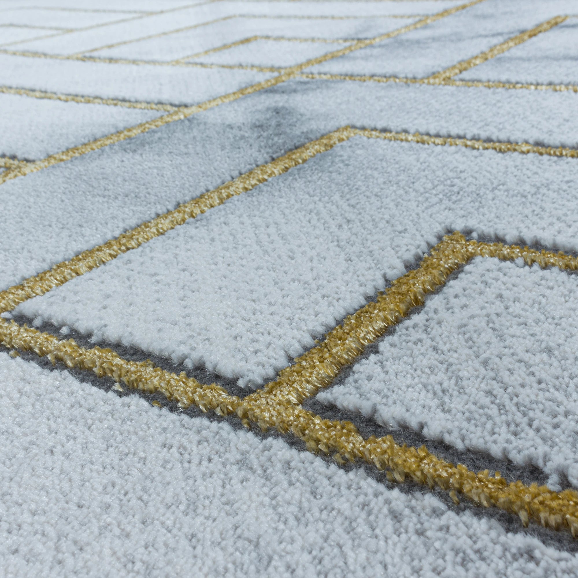 Modern Marble Look Geometric Diamond Rug | Gold