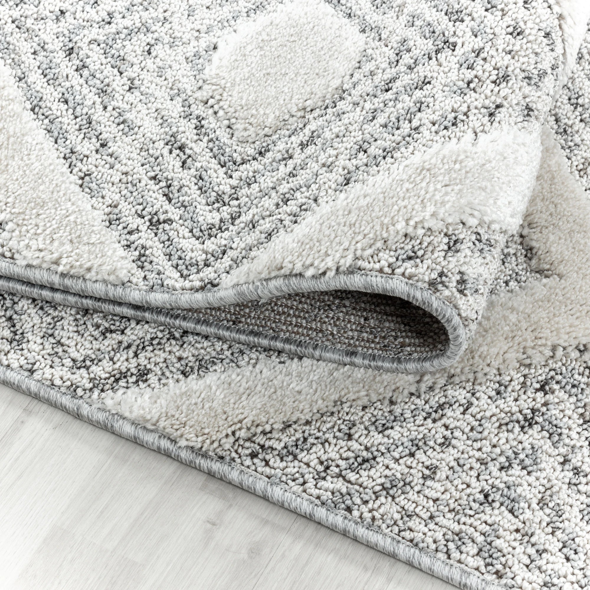 Diamond Geometric Cozy Rug | Gray