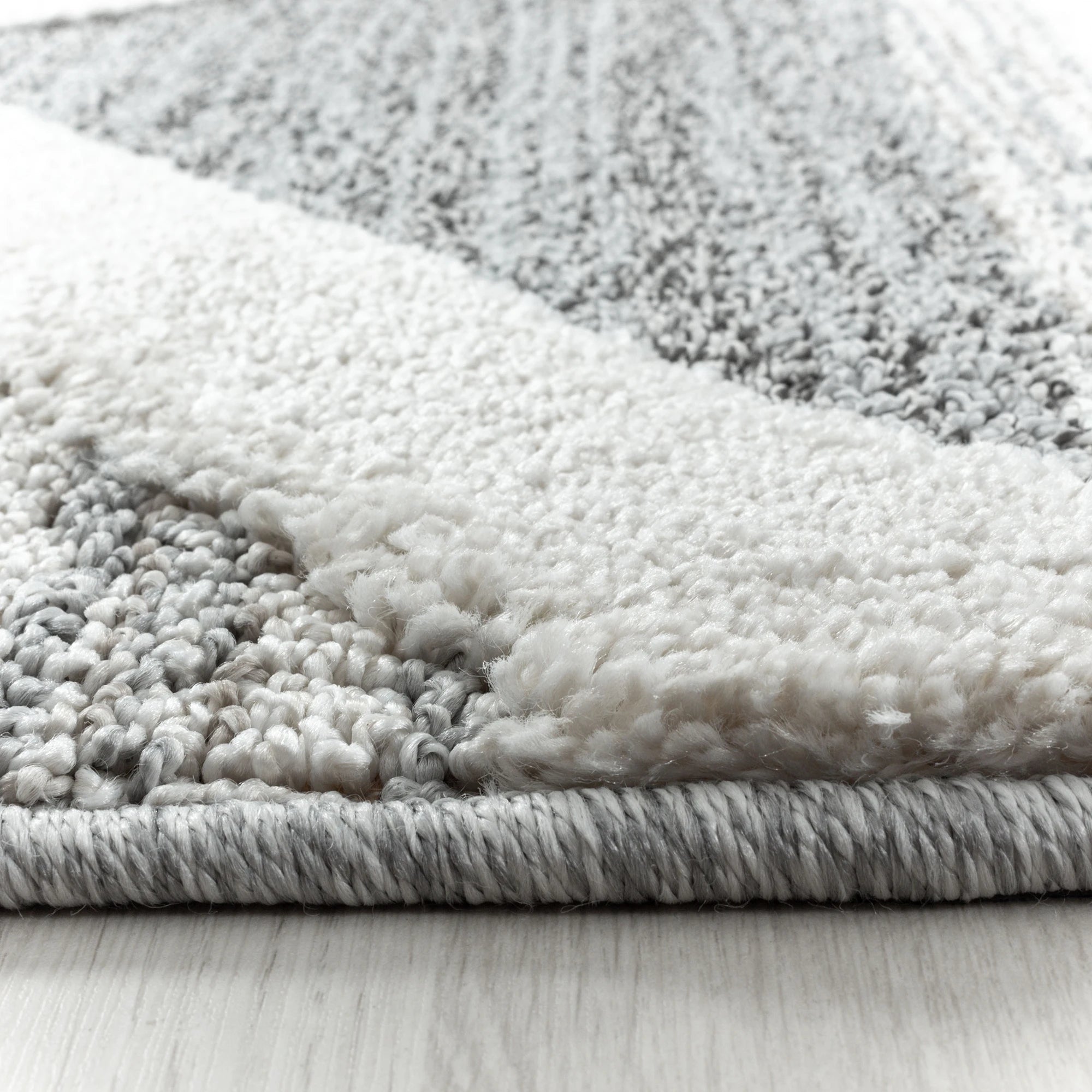 Textured Diamond Rug | Gray