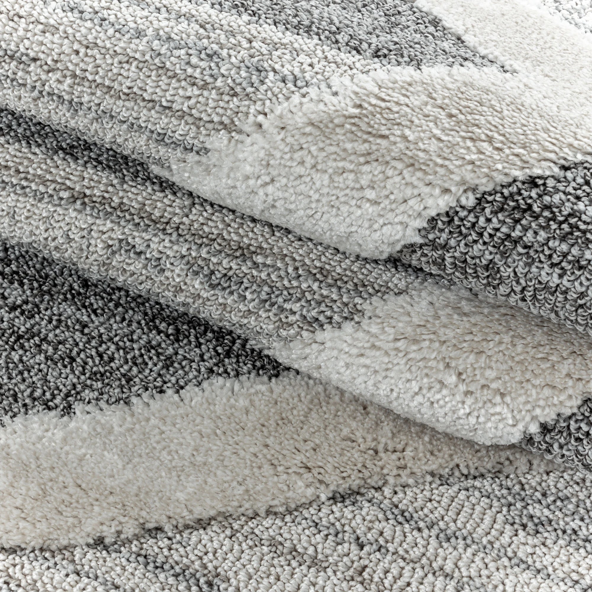 Textured Diamond Rug | Gray
