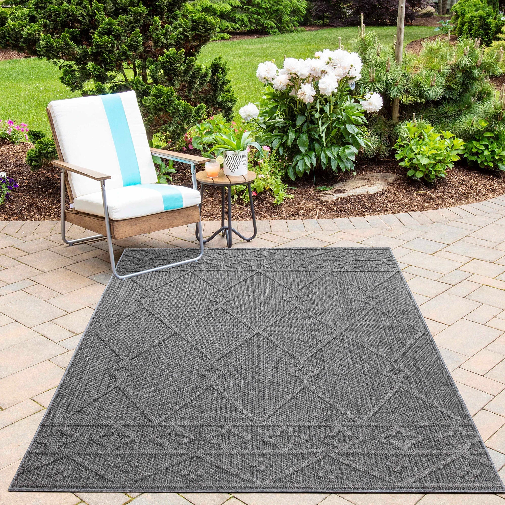 Outdoor Diagonal Stripe Pattern Rug | Gray
