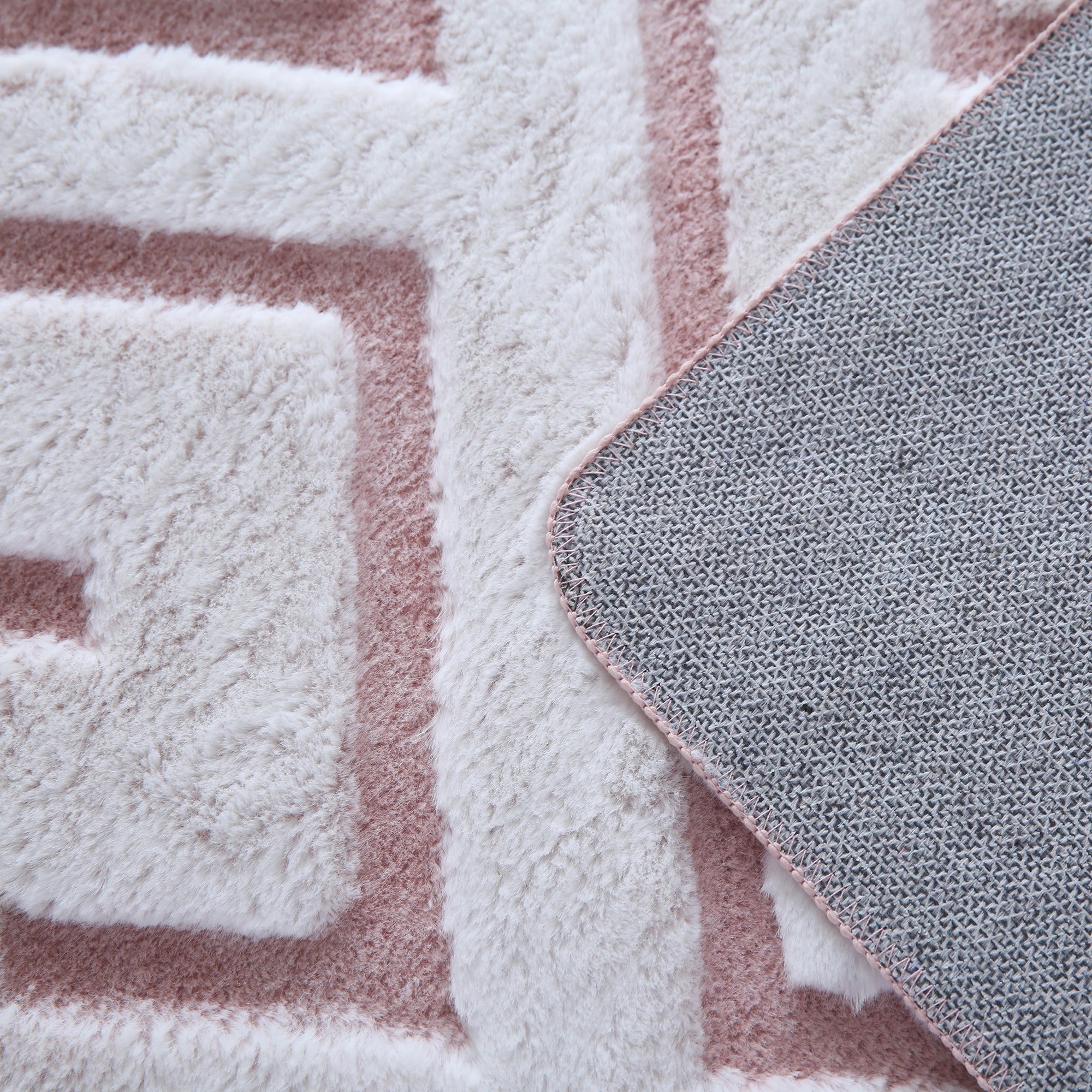 Scandinavian Fluffy Chic Area Rug Pink