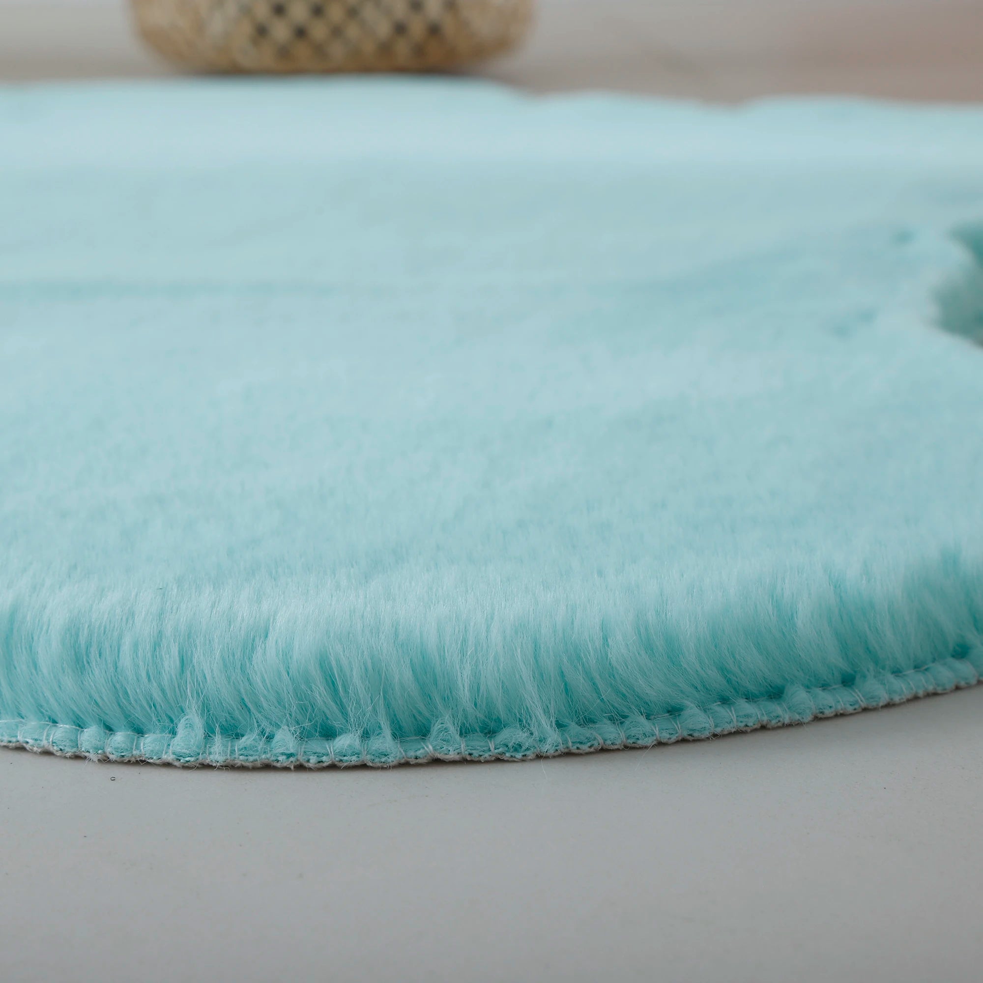 Bear Form Stylish Rug | Mint