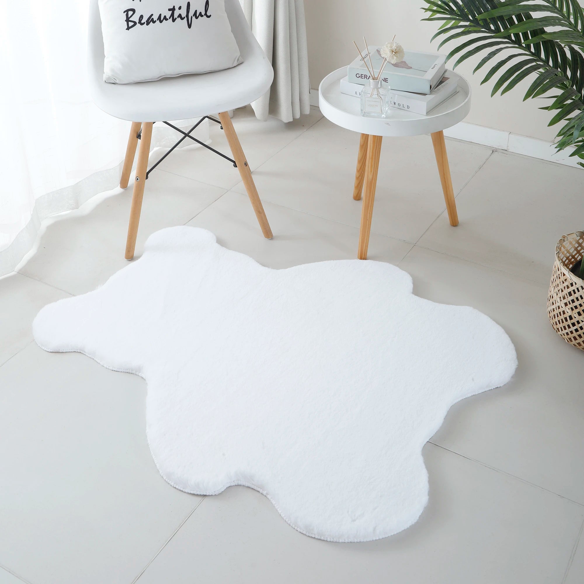Bear Form Stylish Rug | White