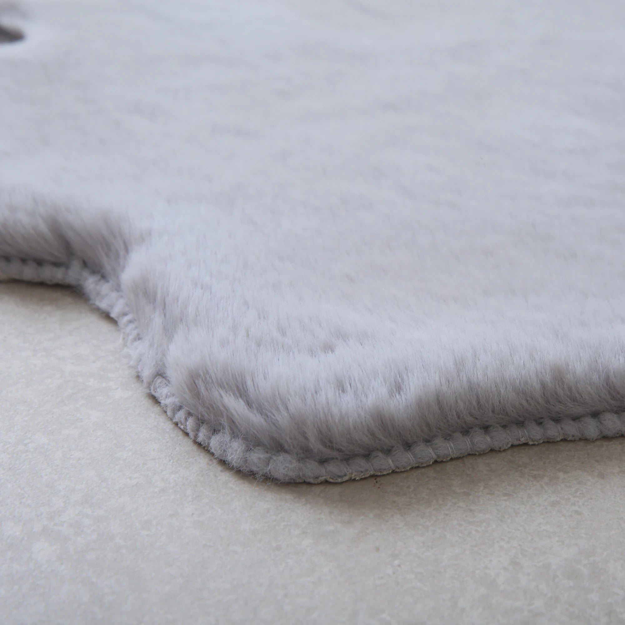 Dino Form Rug | Silver