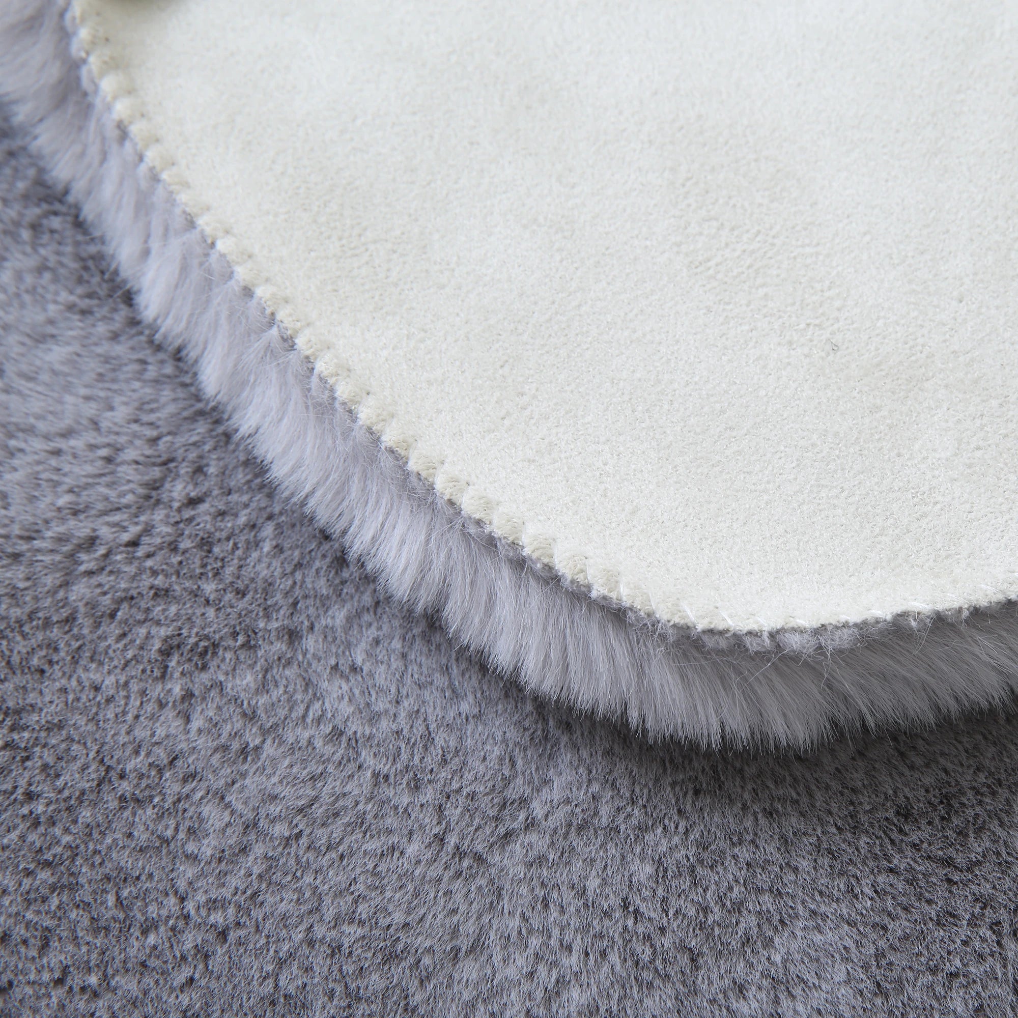 Dino Form Rug | Silver