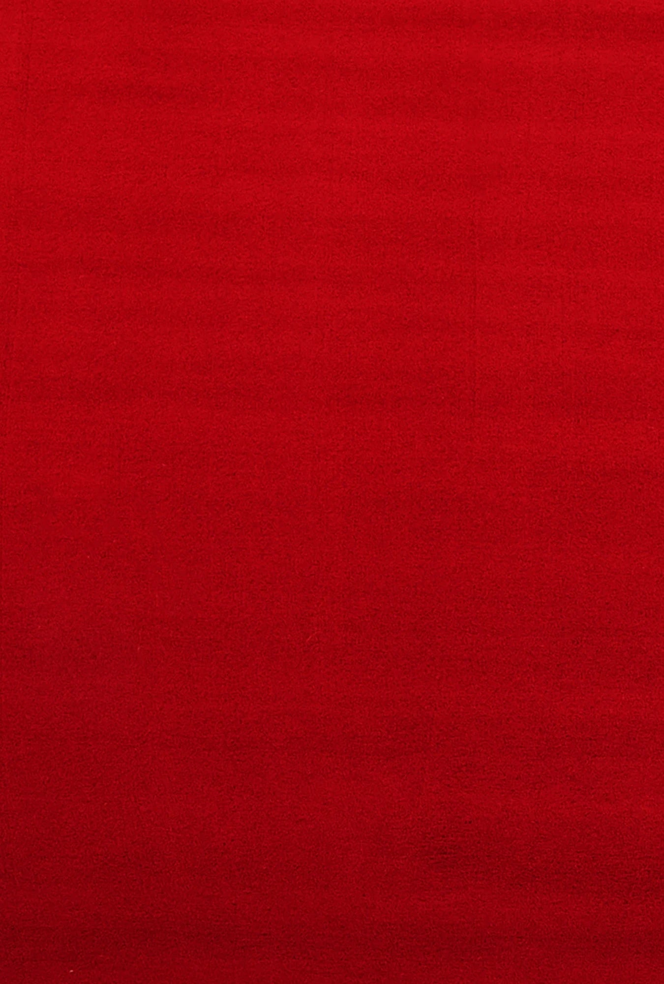 Schicker Bodenteppich in schlichter Farbe