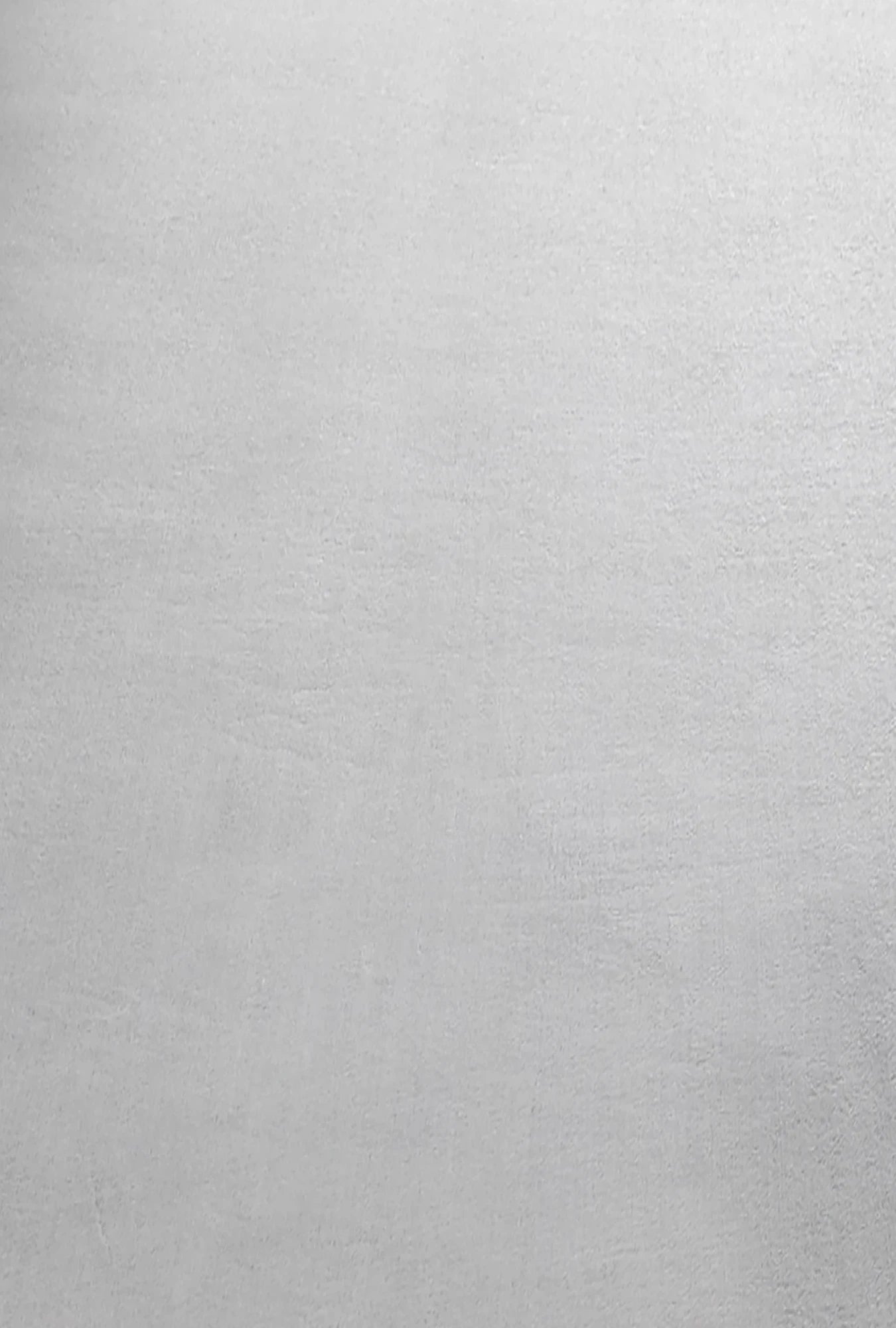 Eleganter Teppich in schlichter Farbe