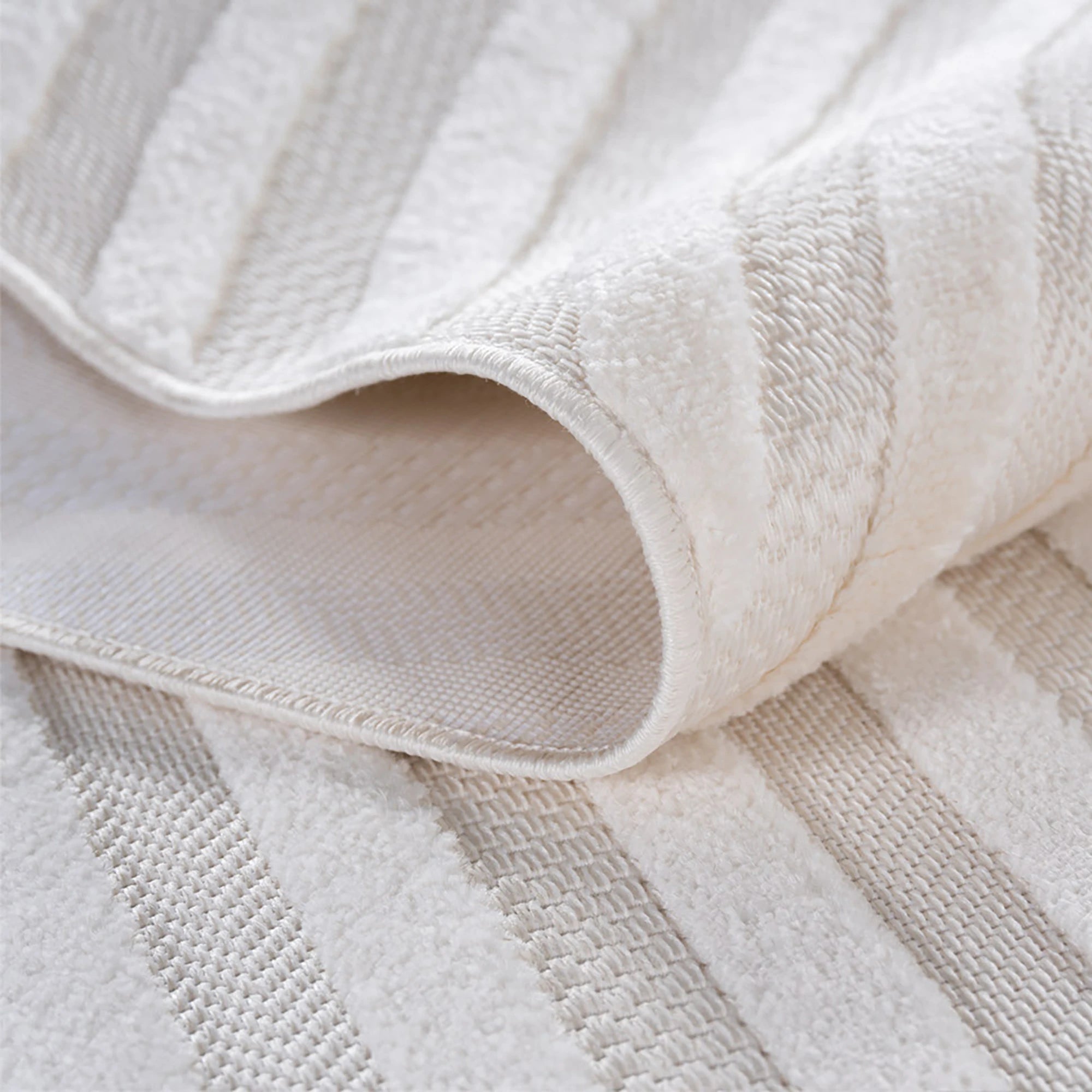 Half-Circle Radial Pattern Area Rug | Cream