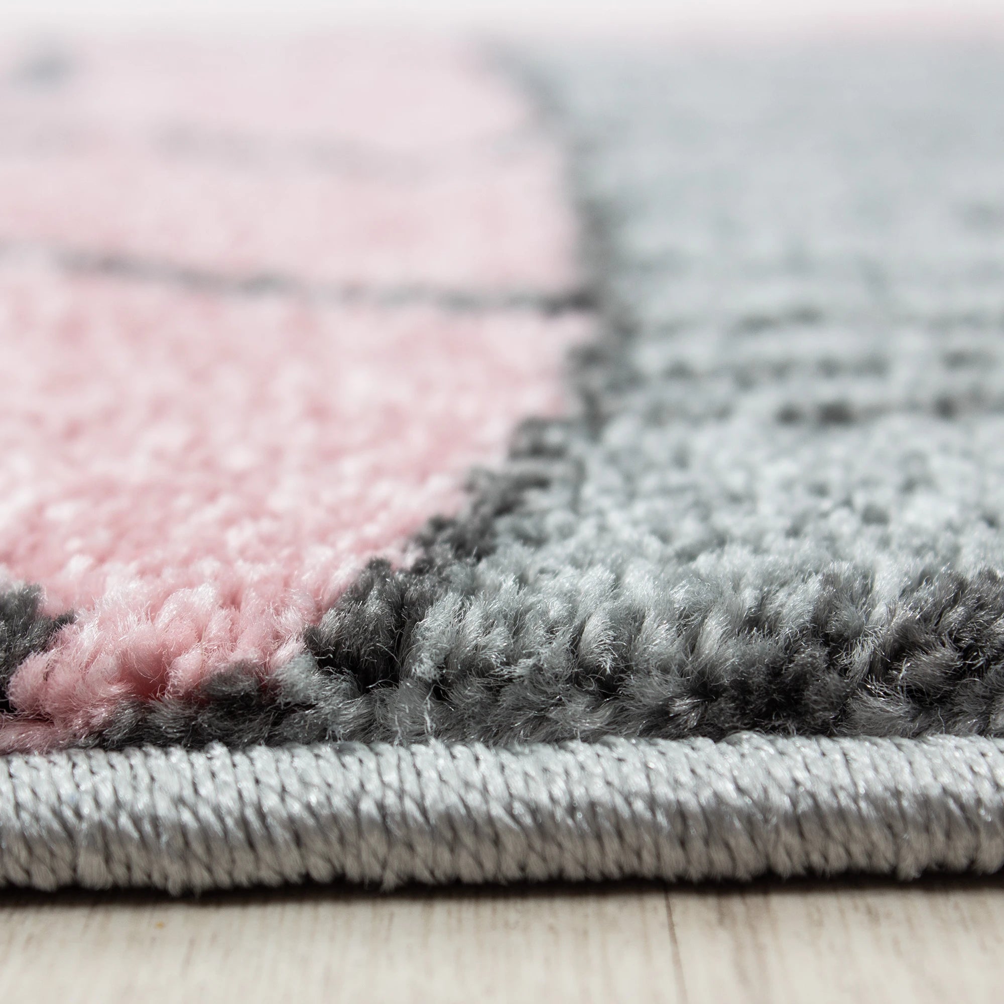 Moderner Teppich Bear in Rosa