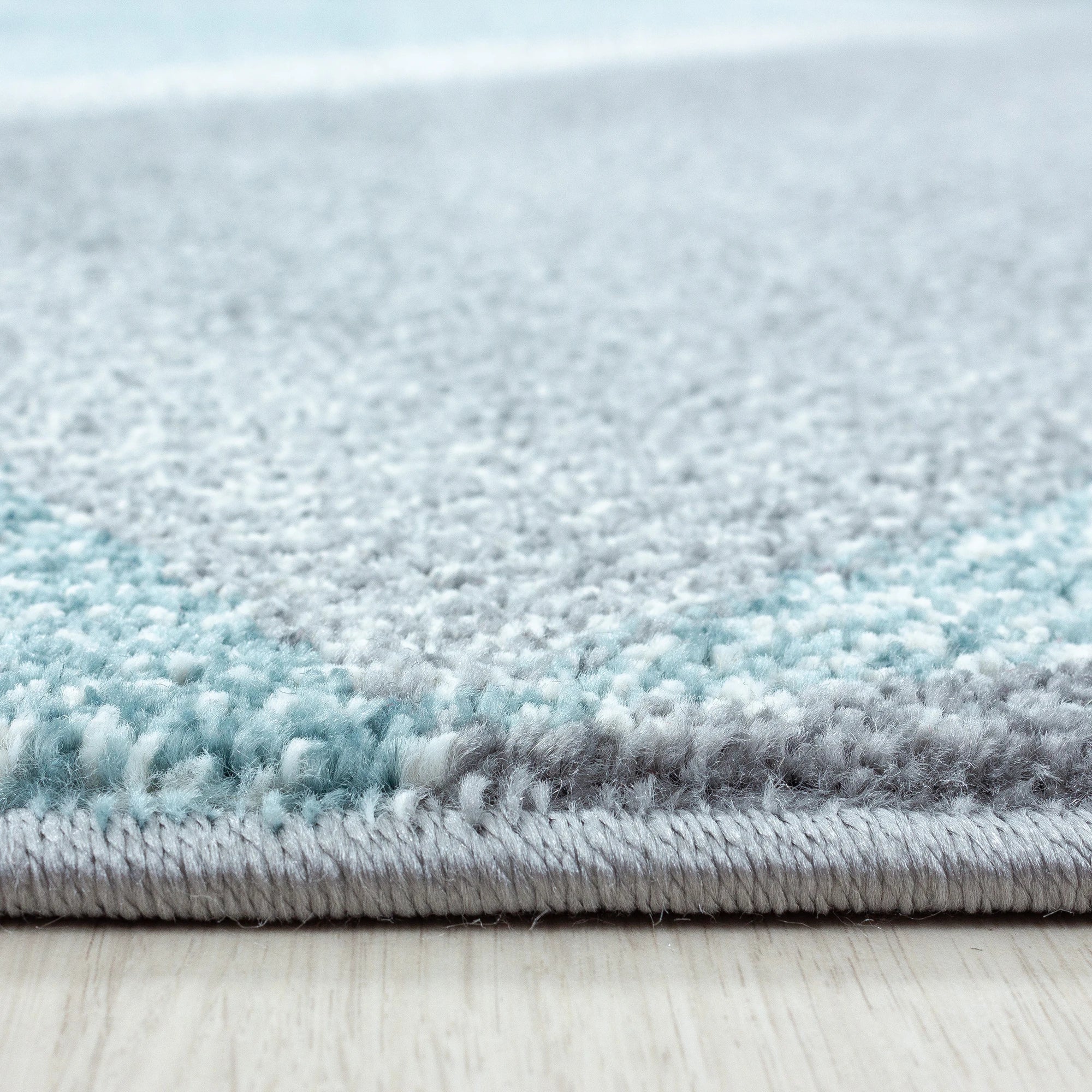 Geometric Diamond Rug Blue