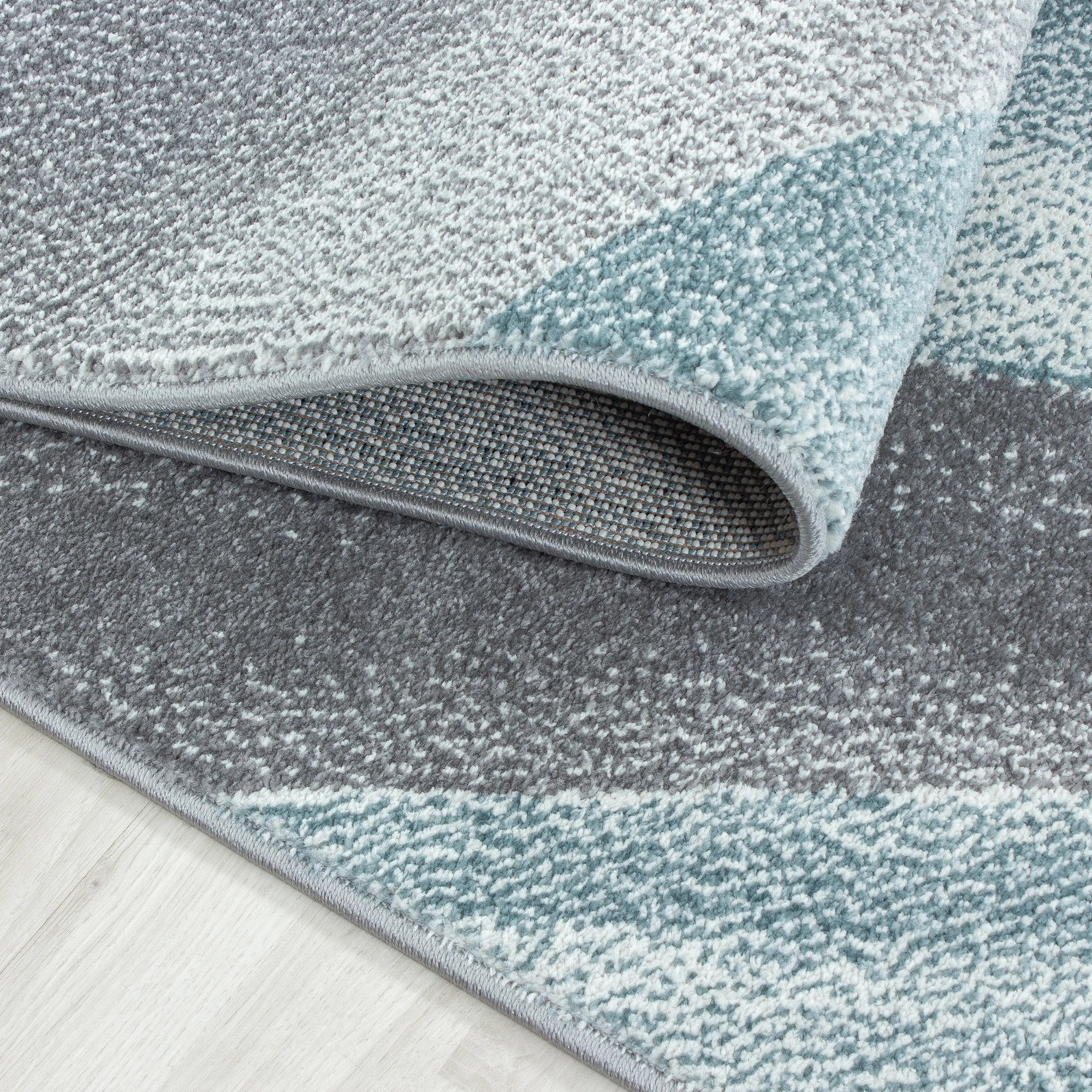 Geometric Diamond Rug Blue
