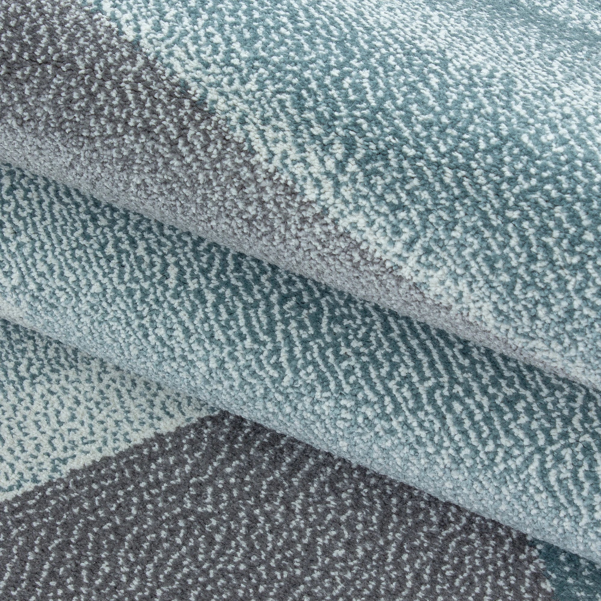 Geometric Diamond Rug Blue
