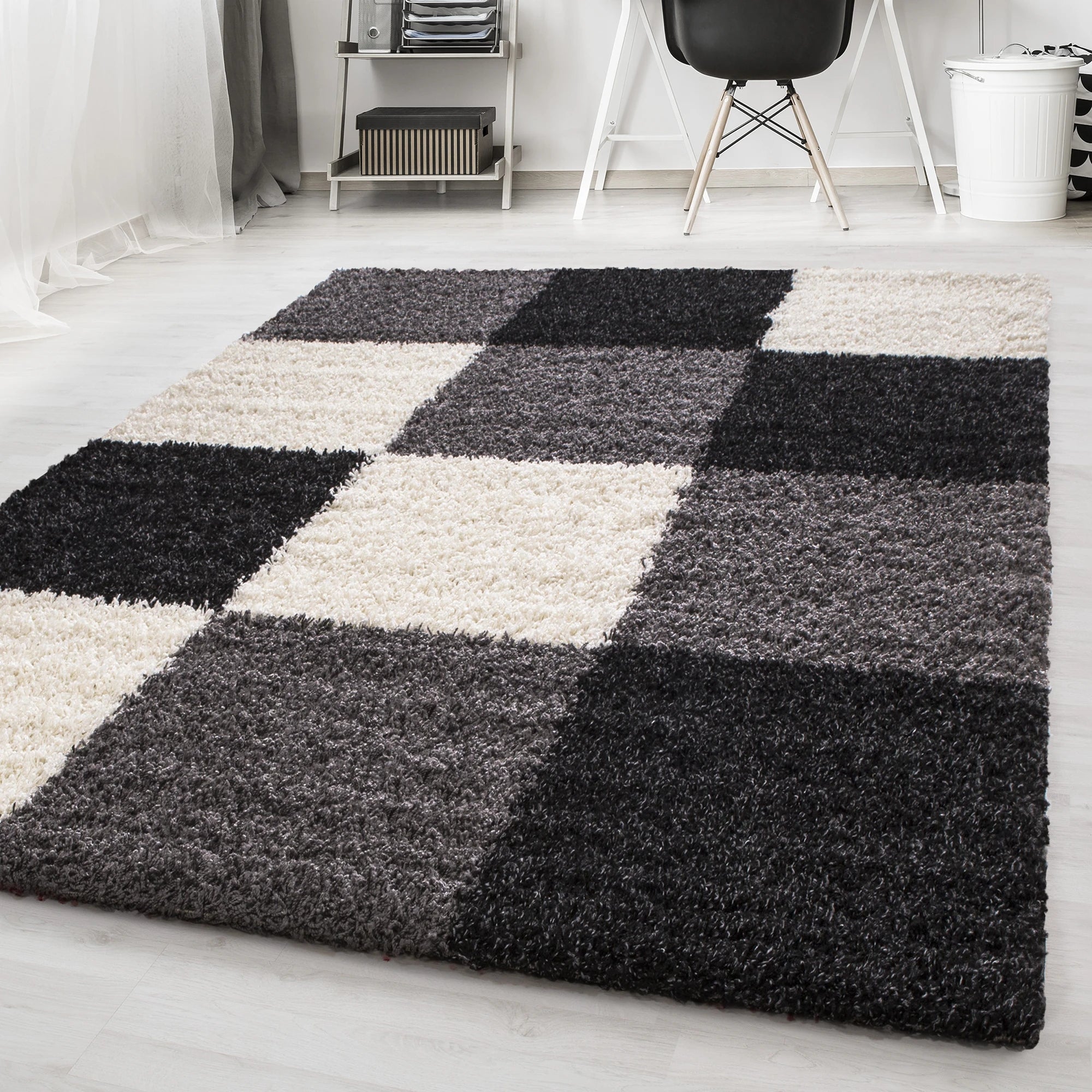 Checkered Grid Rug Black