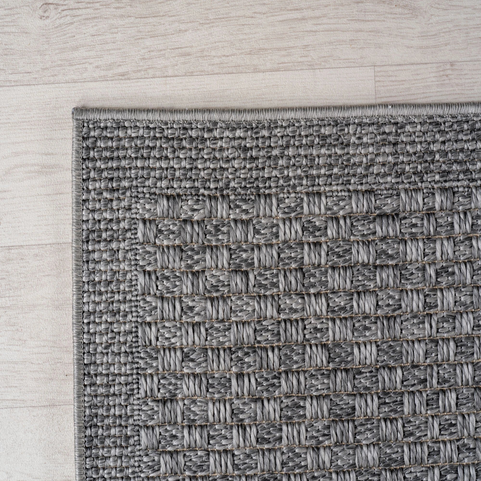 Plaid Checkerboard Patio Rug | Gray