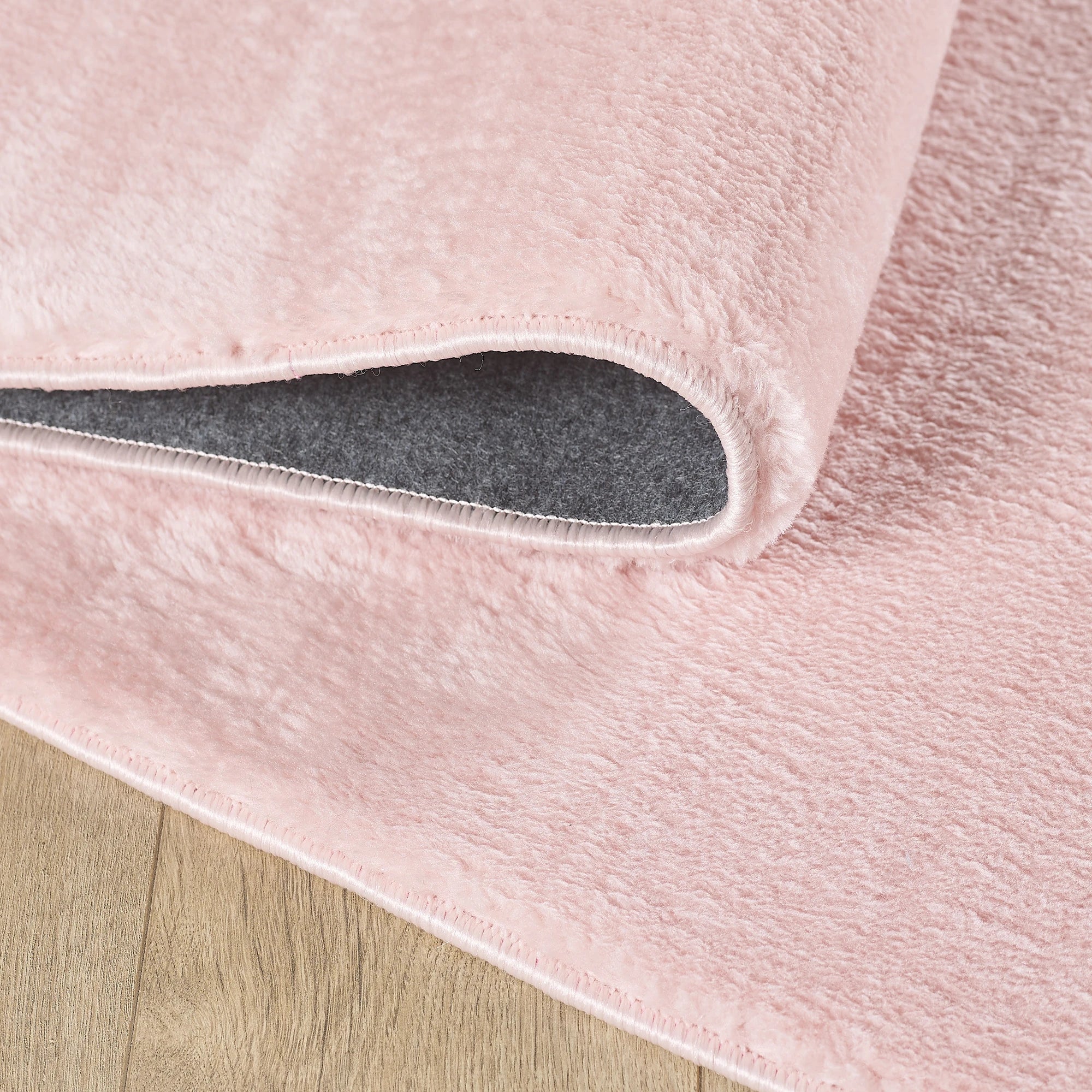 Schicker Bodenteppich in Unifarbe