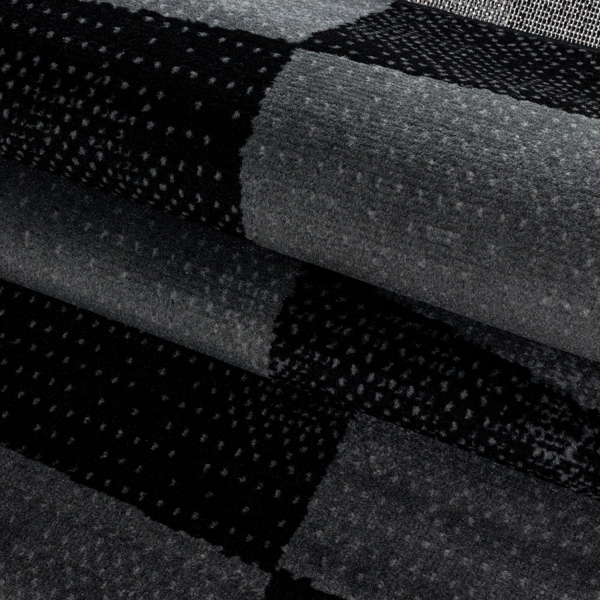 Lattice Polygon Rug Black