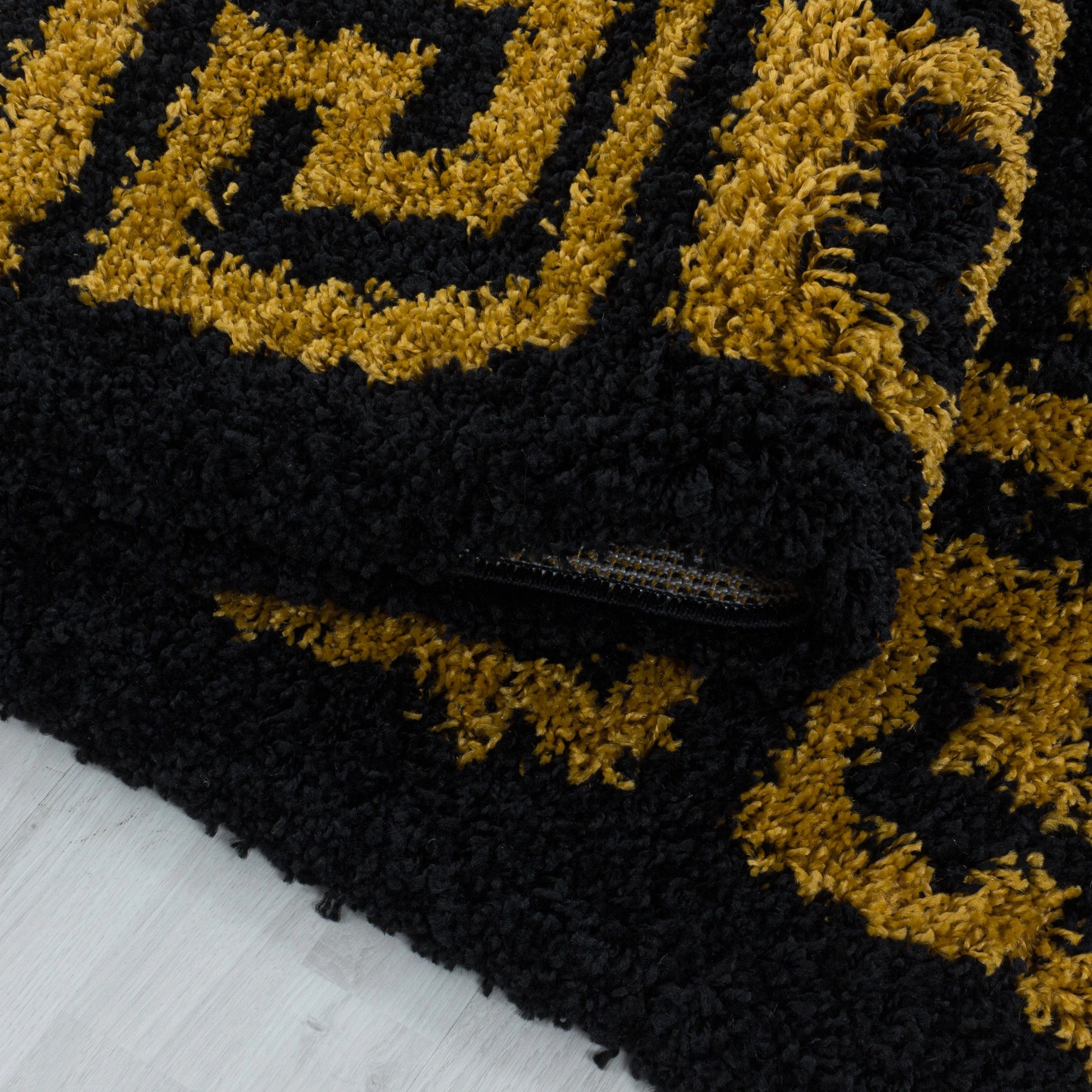 Meander Pattern Contemporary Refined Area