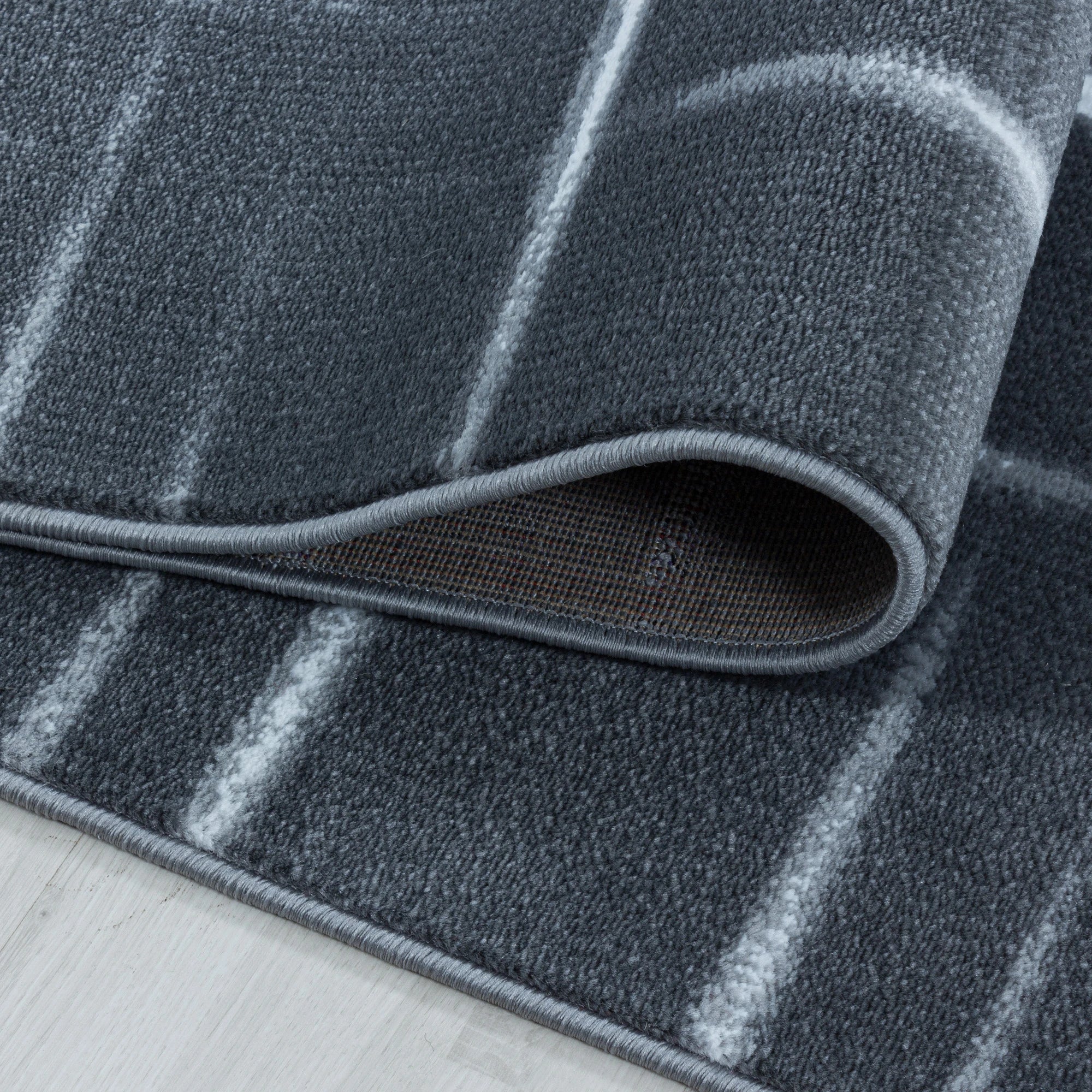 Linear Rug Gray