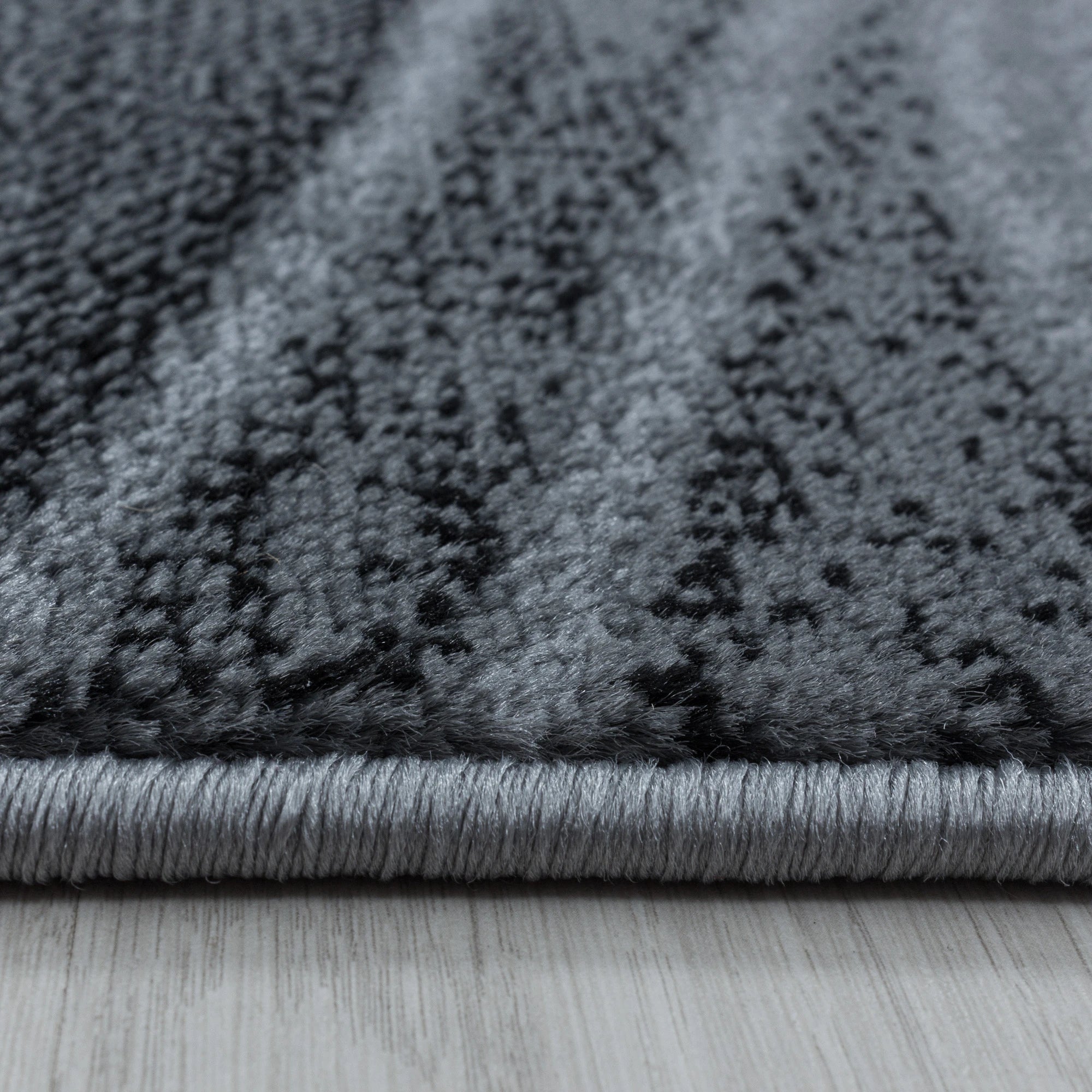 Waves Rug Black