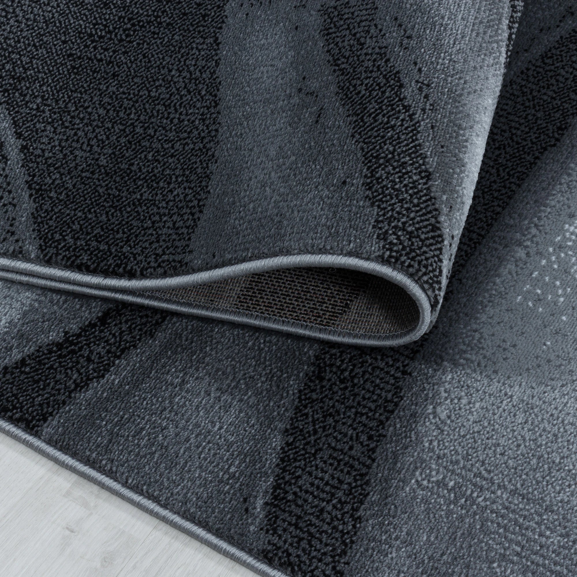 Waves Rug Black