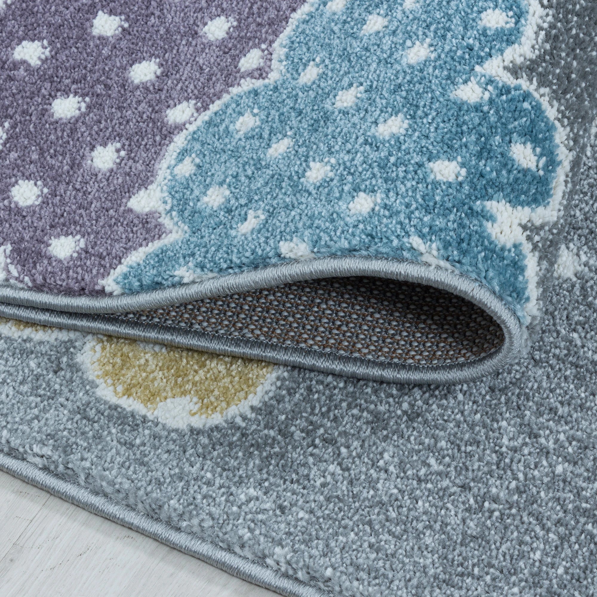 Stilvoller Teppich mit Mond und Sternen