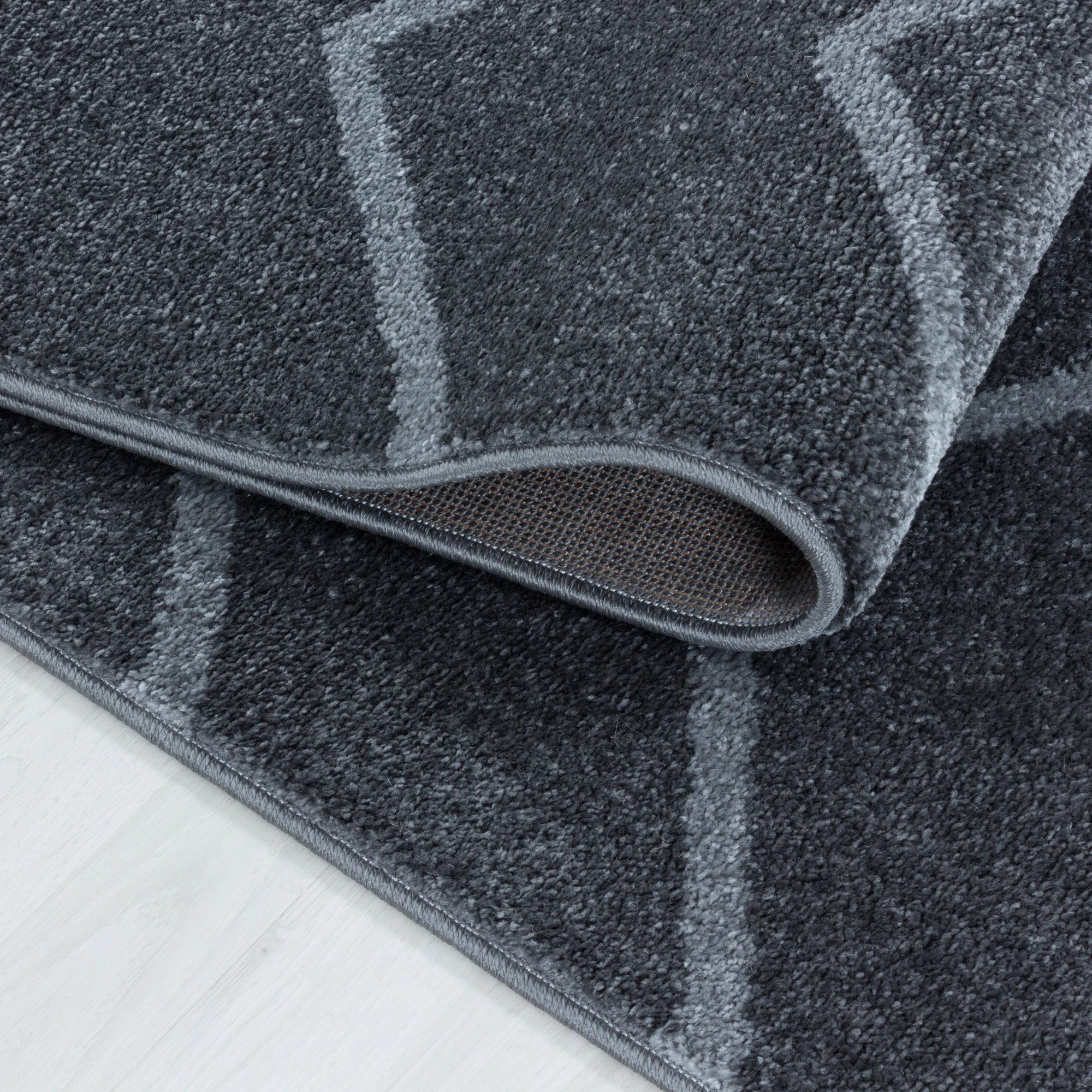 Zigzag Pattern Neutral Floor Rug