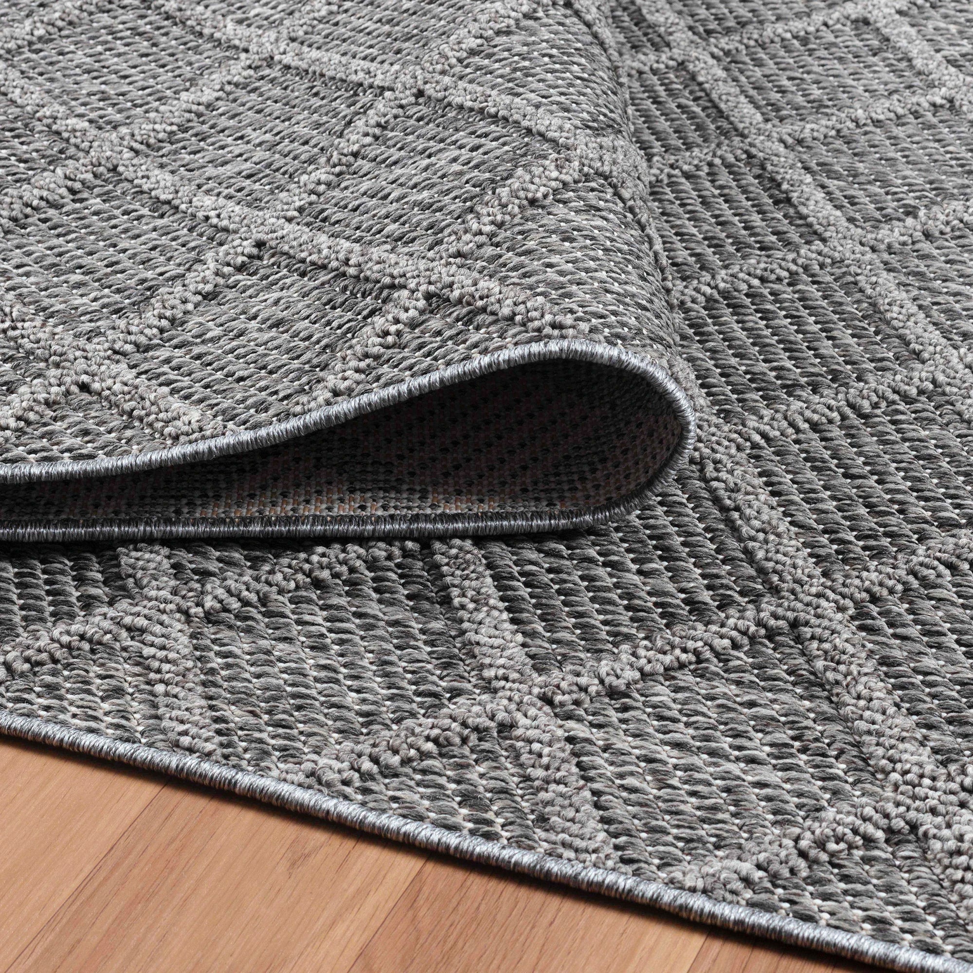 Textured Diamond Pattern Patio Rug | Gray