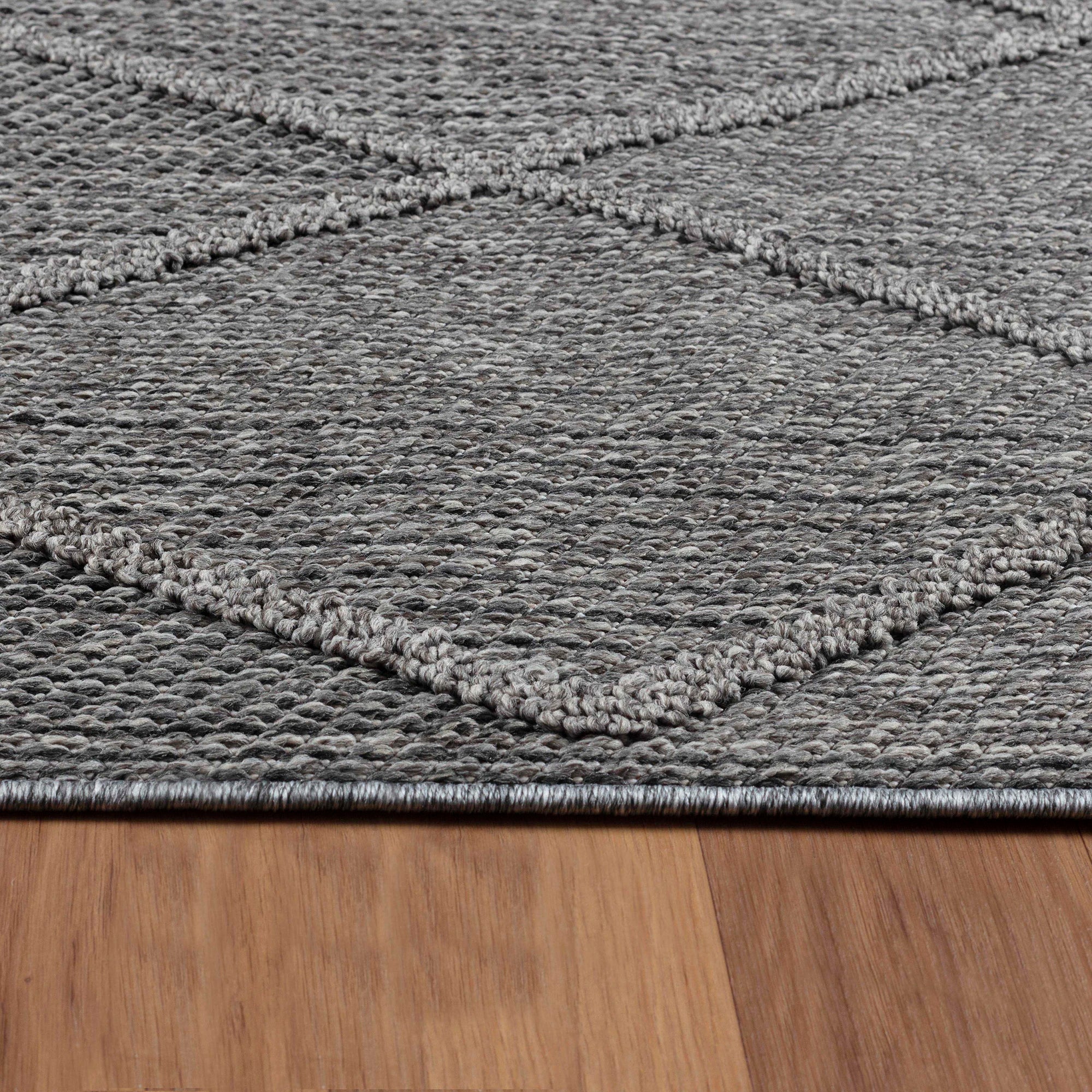 Outdoor Diagonal Stripe Pattern Rug | Gray