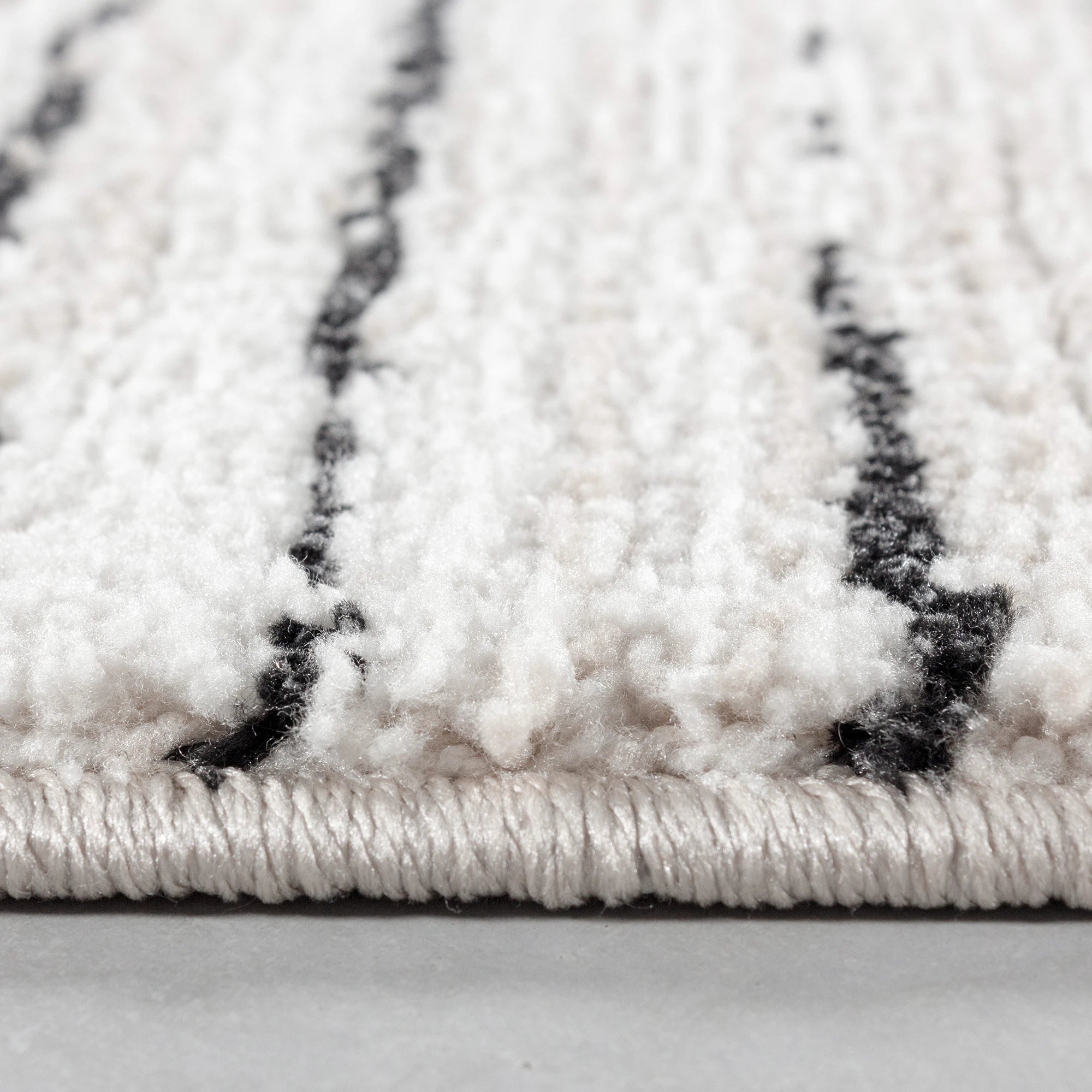 Angular Geometric Neutral Rug