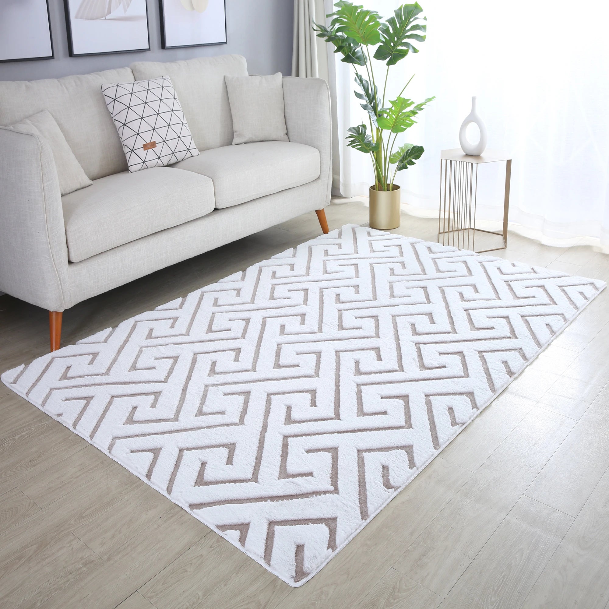 Skandinavischer gemütlicher Teppich in Beige