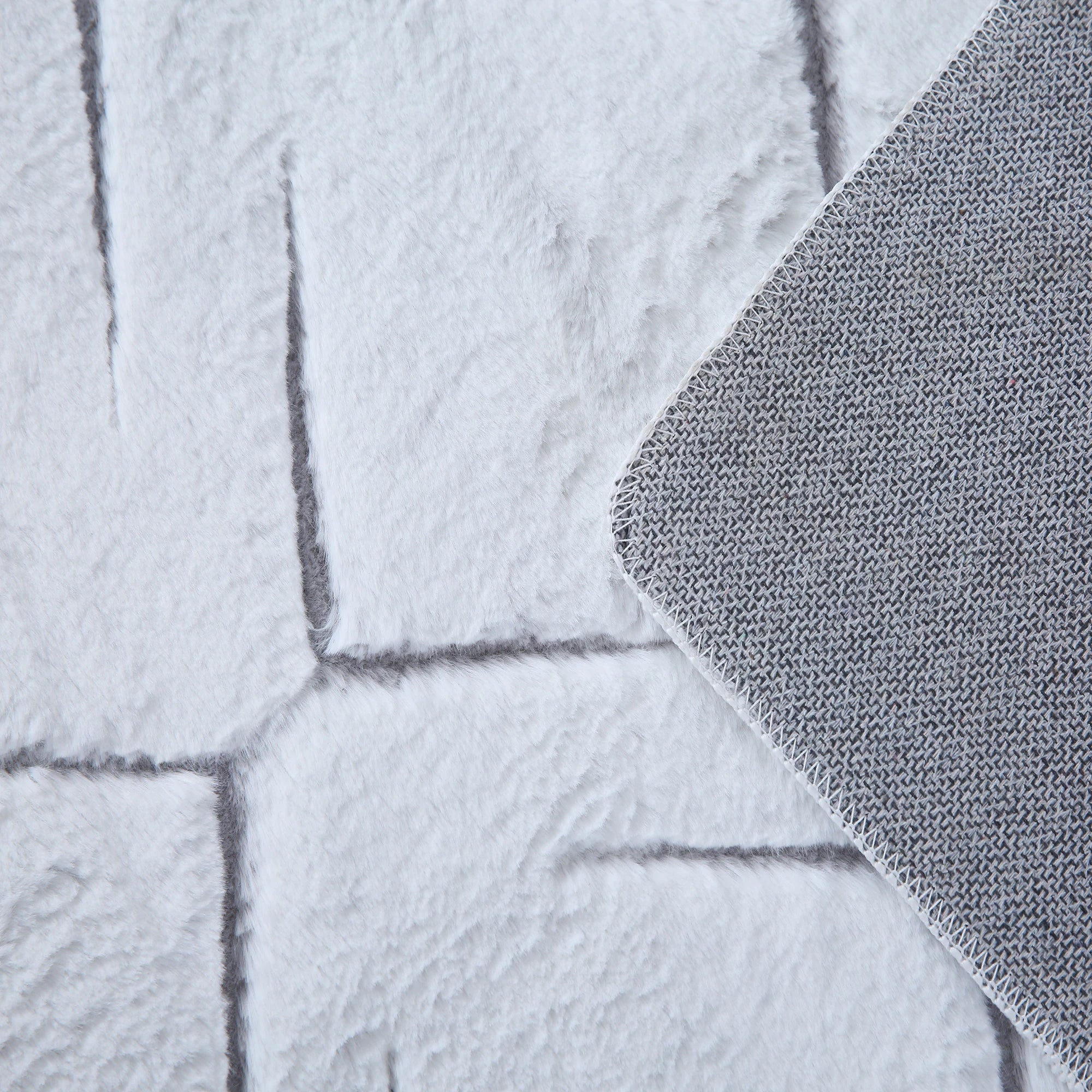 Skandinavischer moderner Teppich Silber