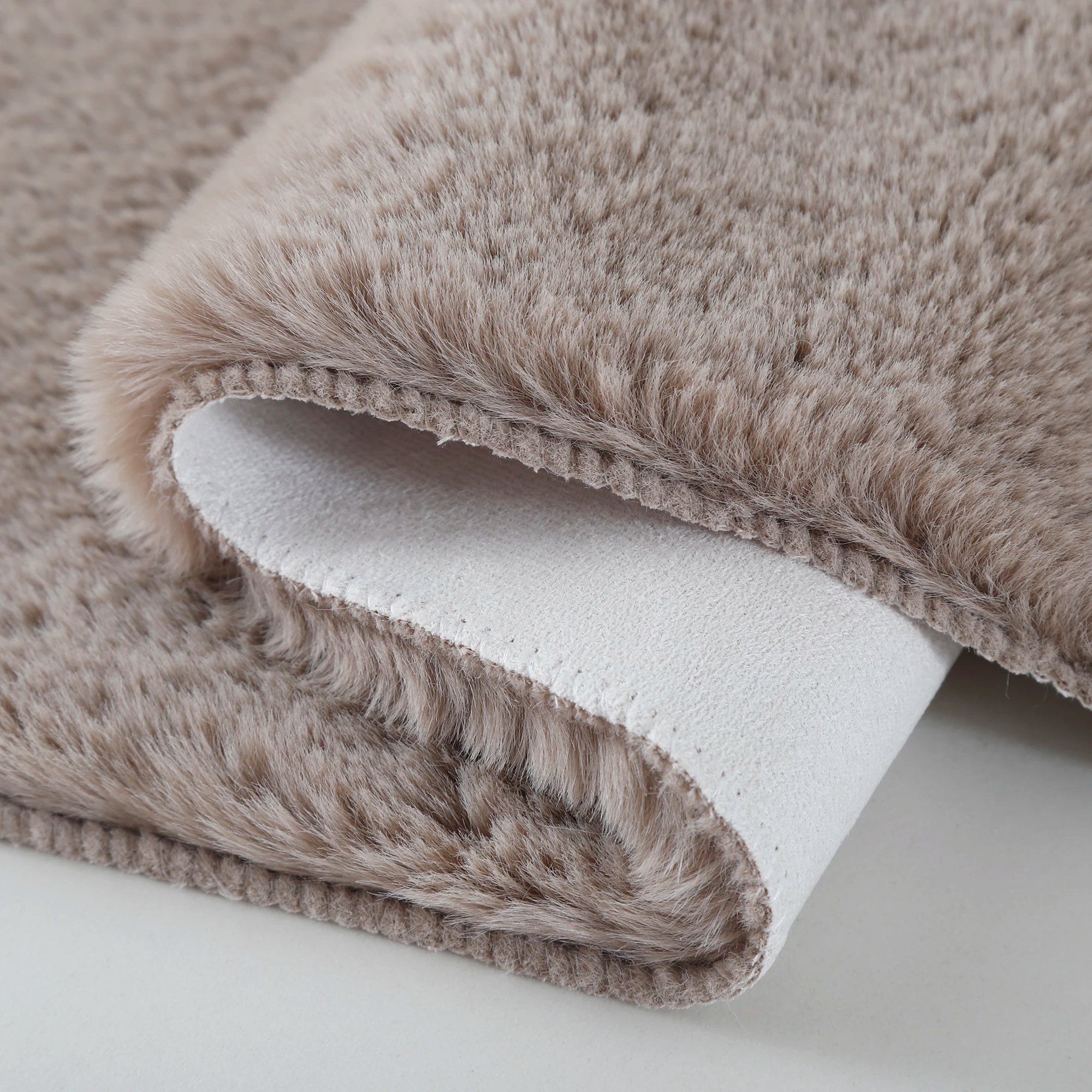 Teppich in Wolkenform, Beige