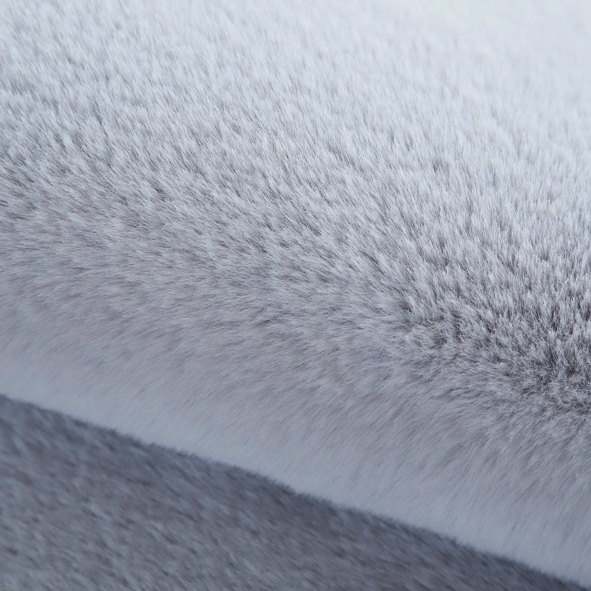 Teppich in Wolkenform, Silber