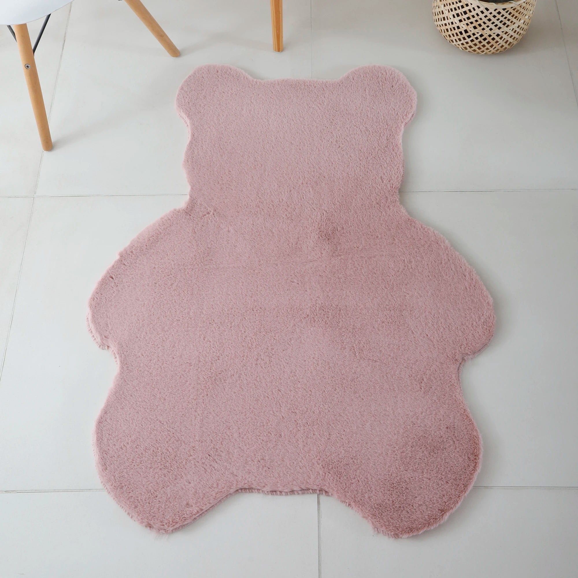 Teppich in Bärenform, Rosa