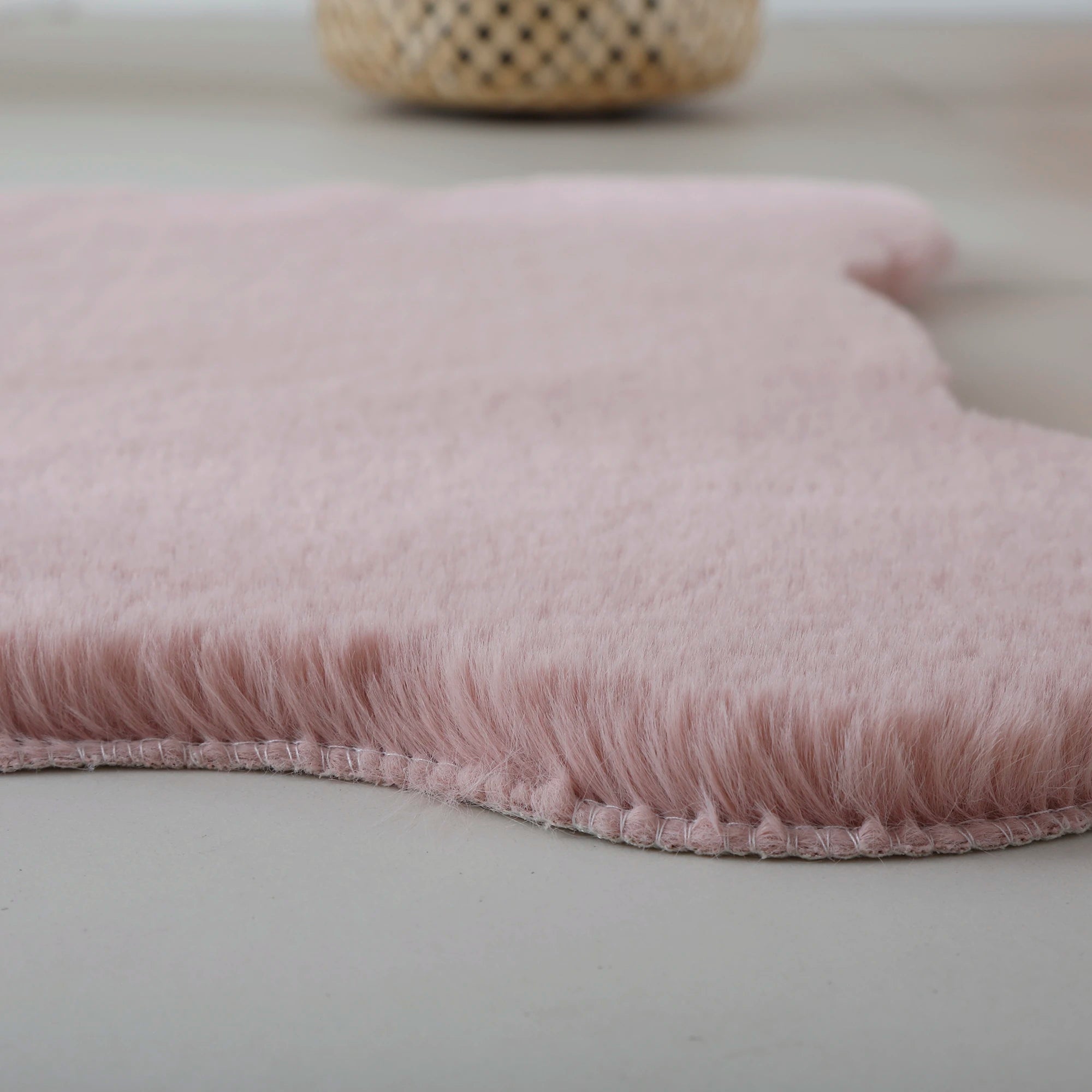 Teppich in Bärenform, Rosa