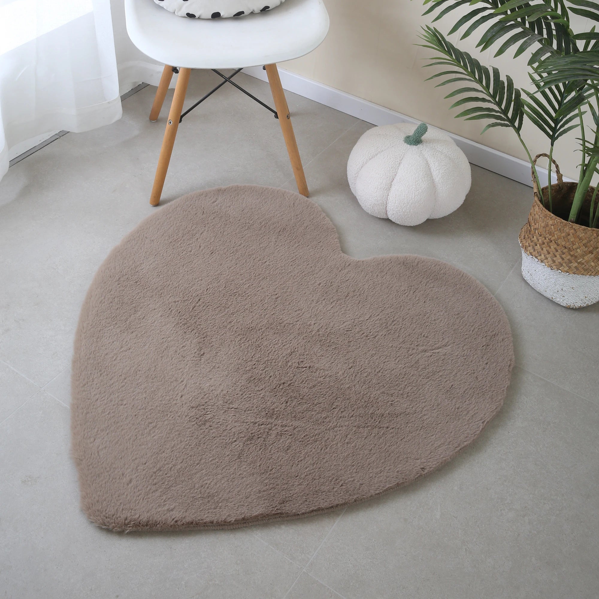 Heart Form Rug Beige