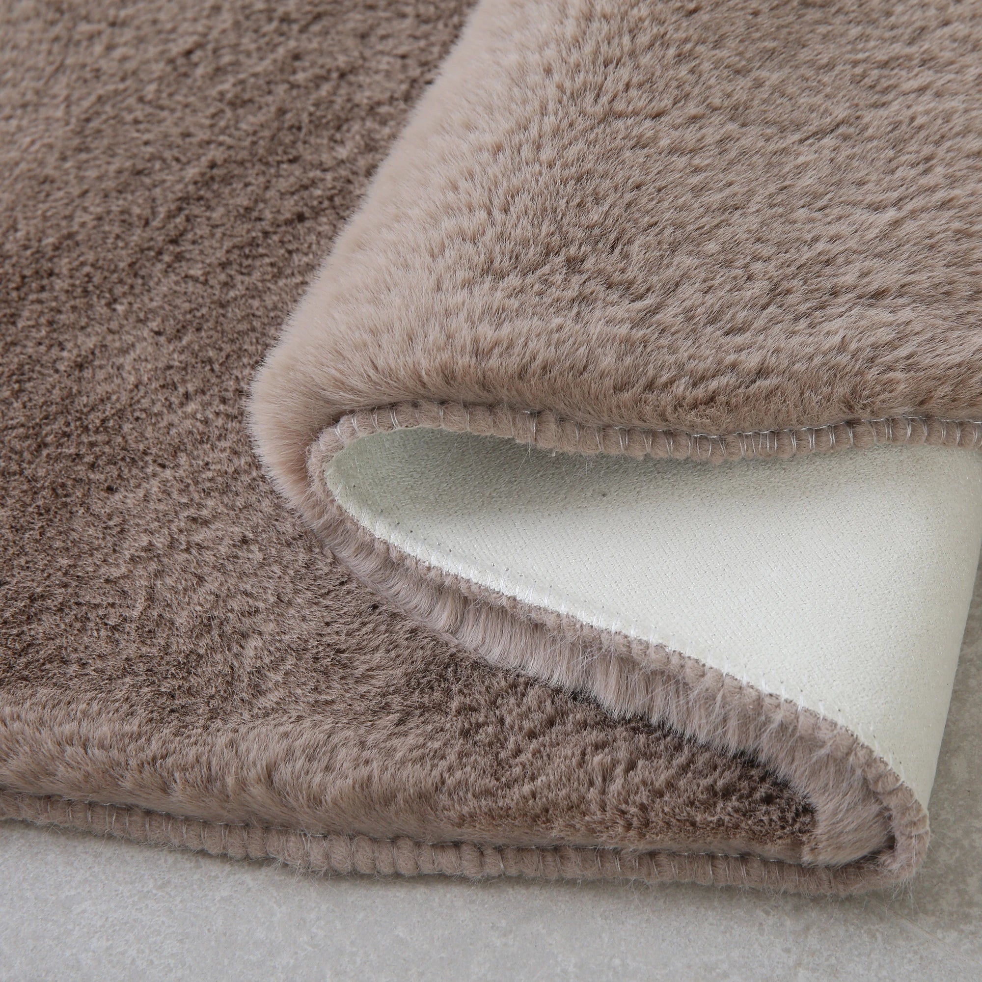 Heart Form Rug Beige
