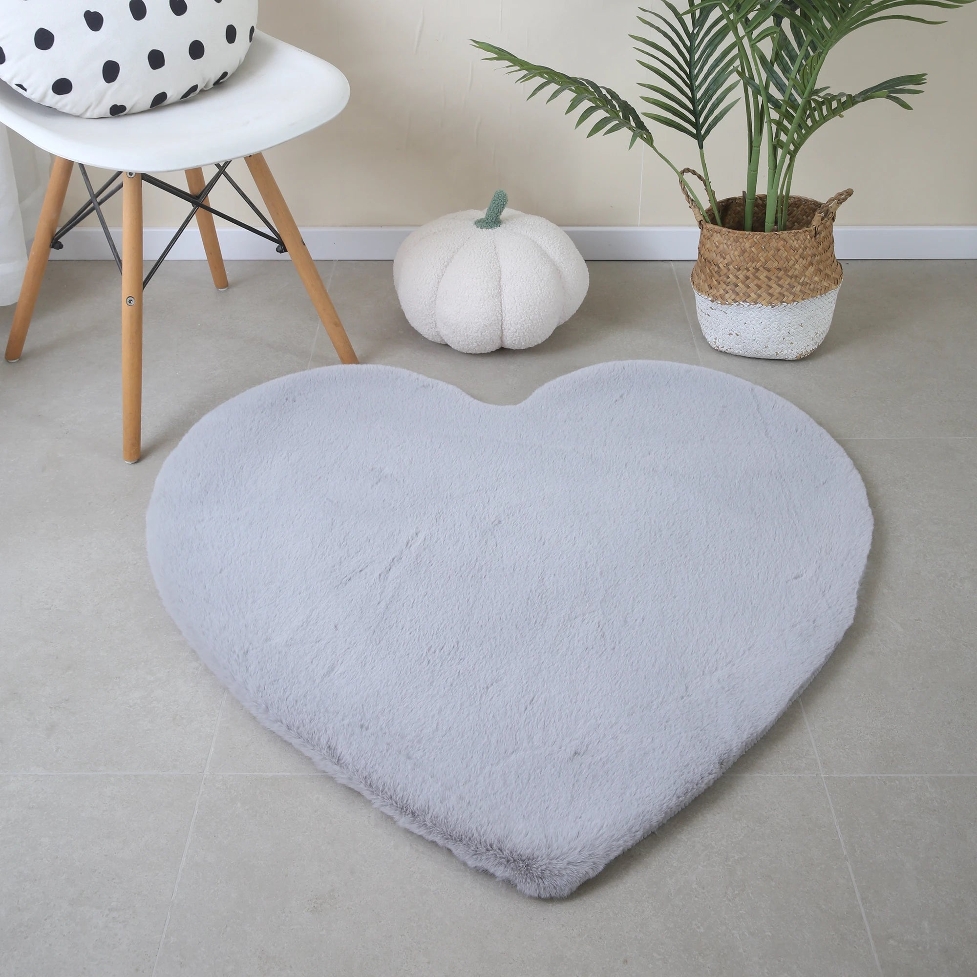 Heart Form Rug Silver