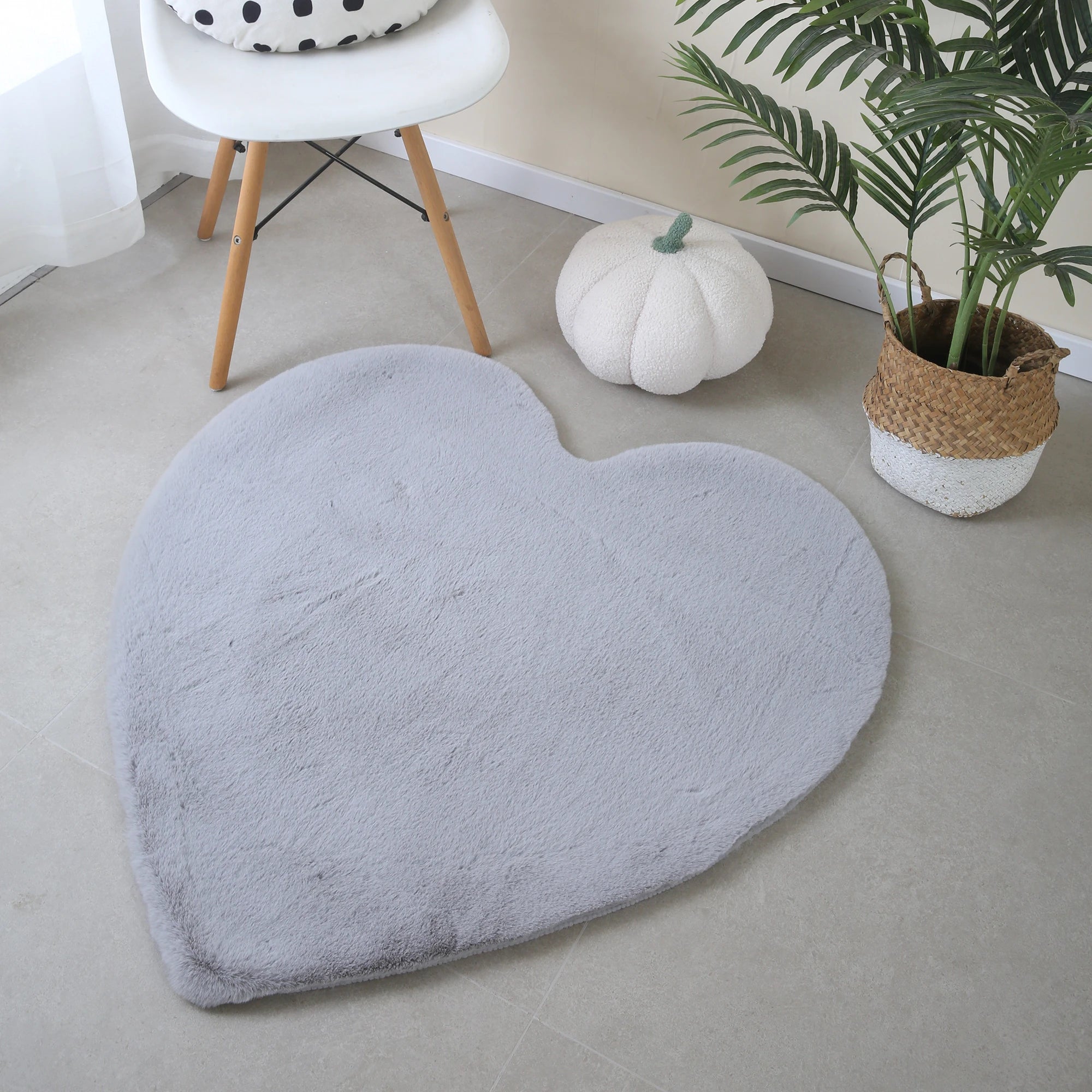 Heart Form Rug Silver