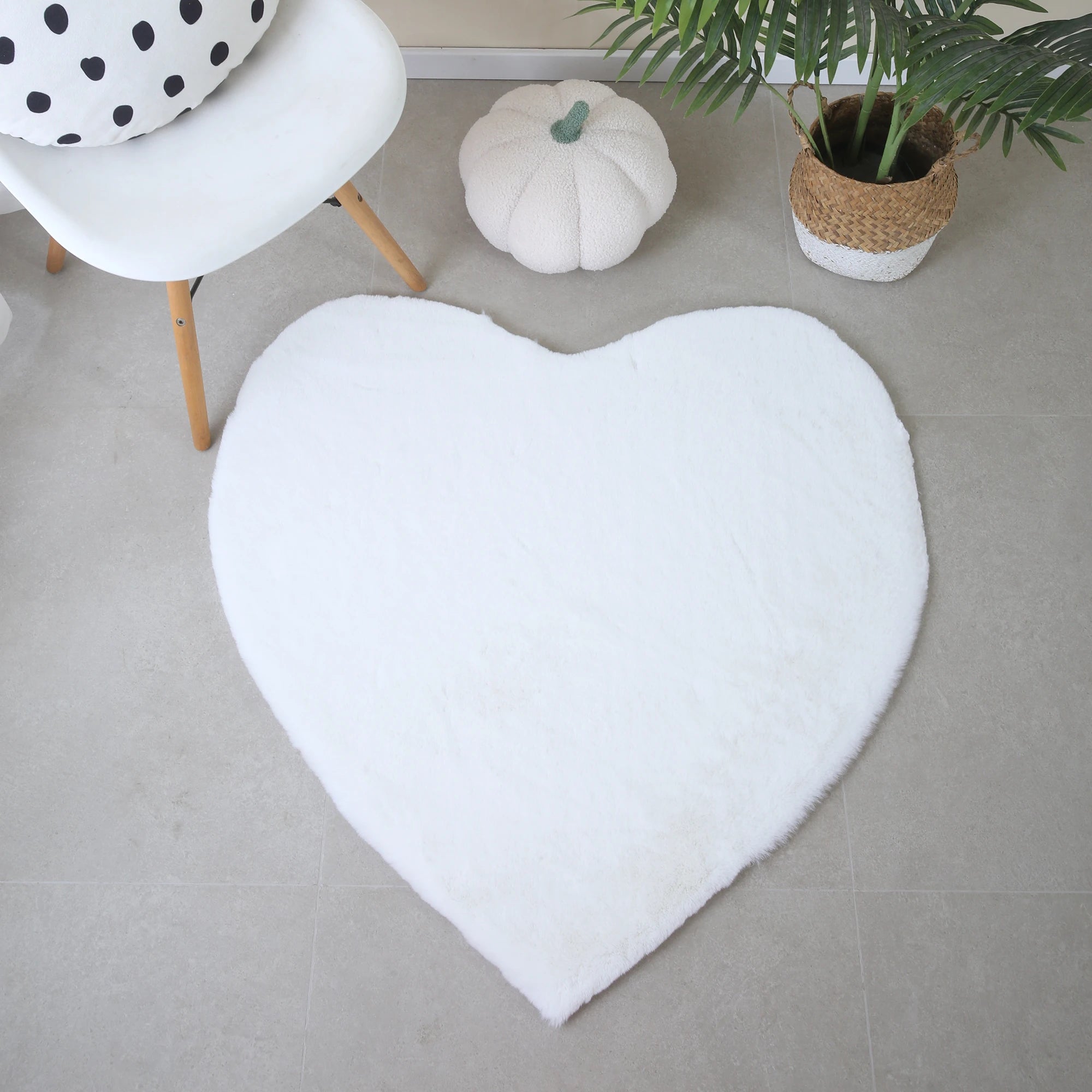 Heart Form Rug White