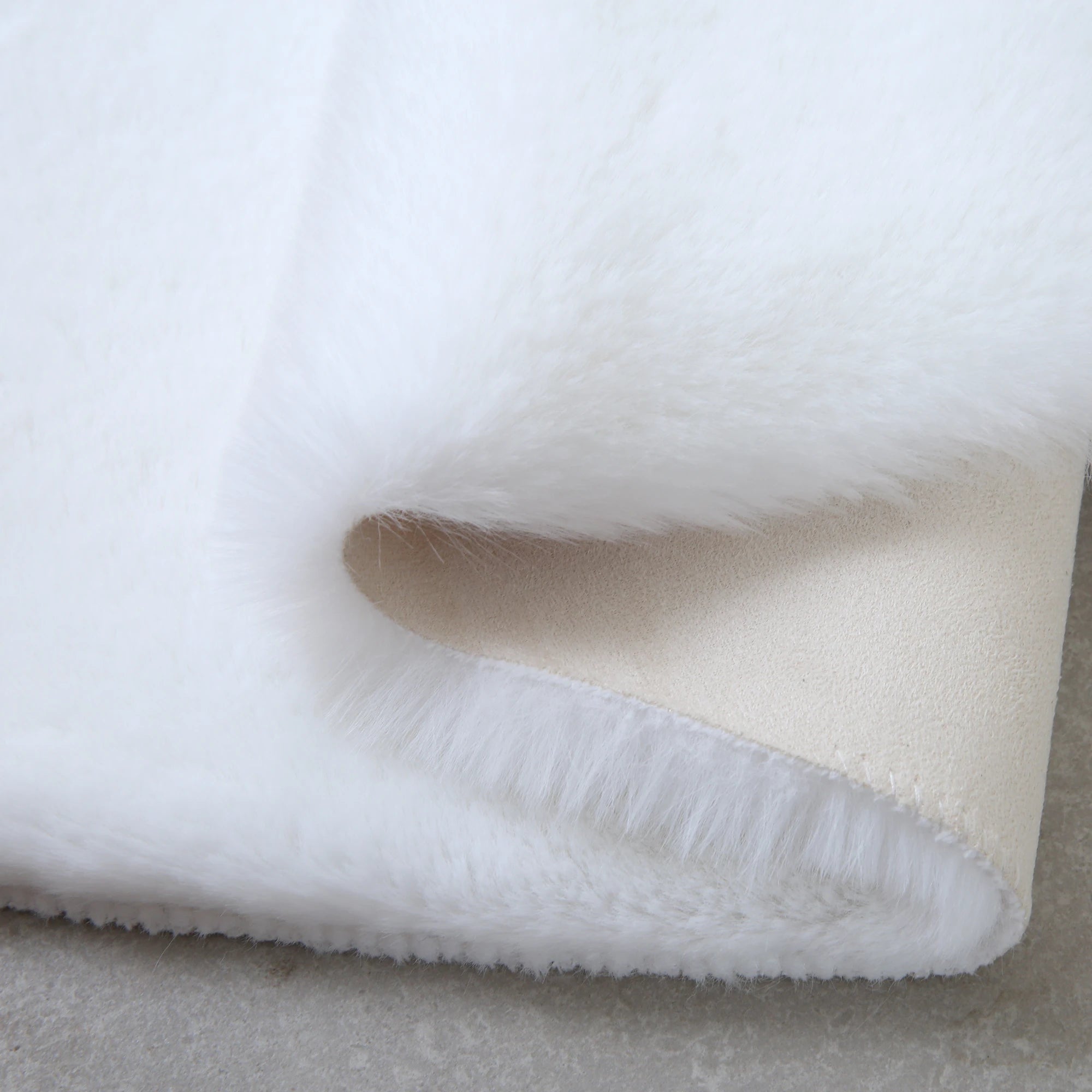 Heart Form Rug White
