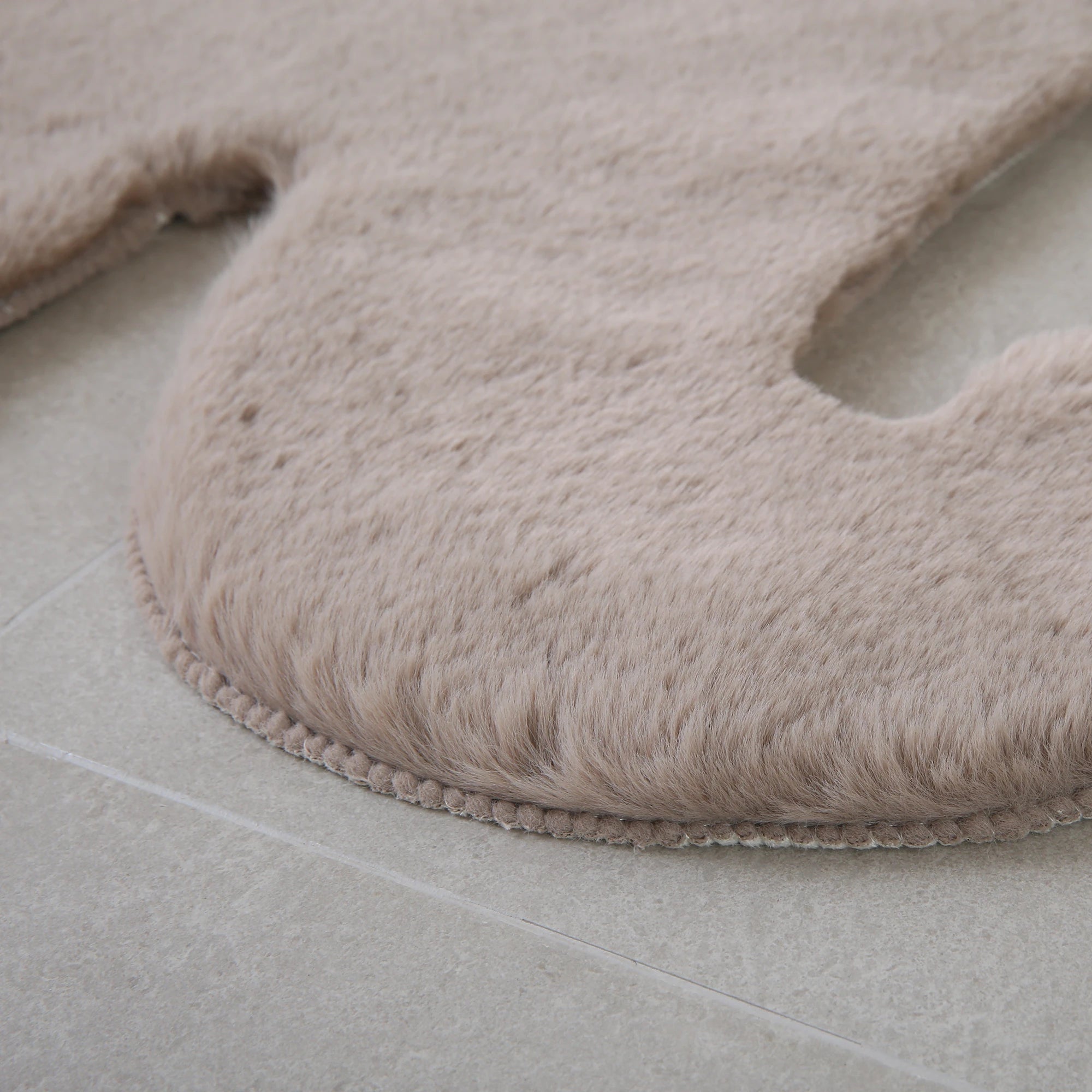 Teppich in Elefantenform, Beige