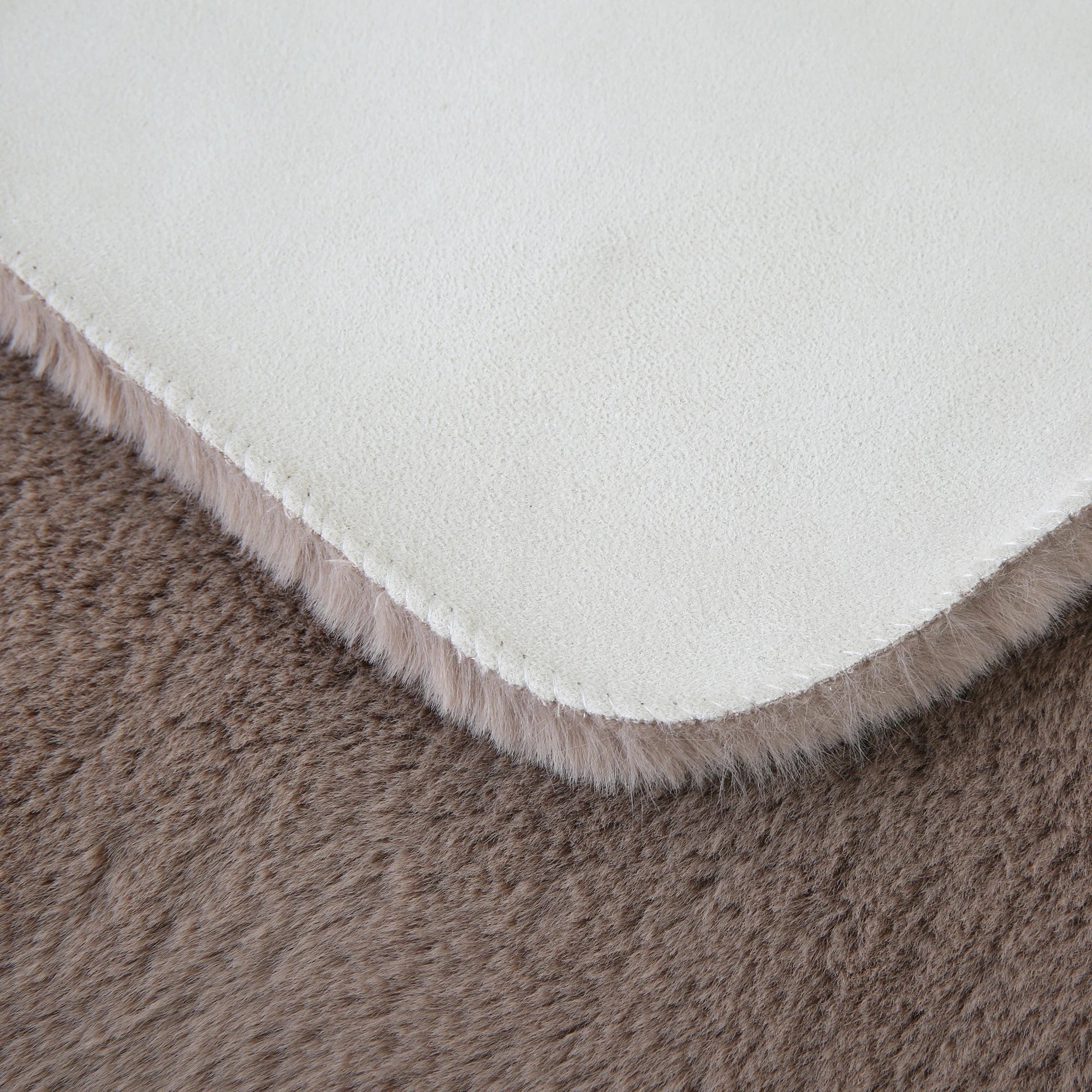 Teppich in Elefantenform, Beige